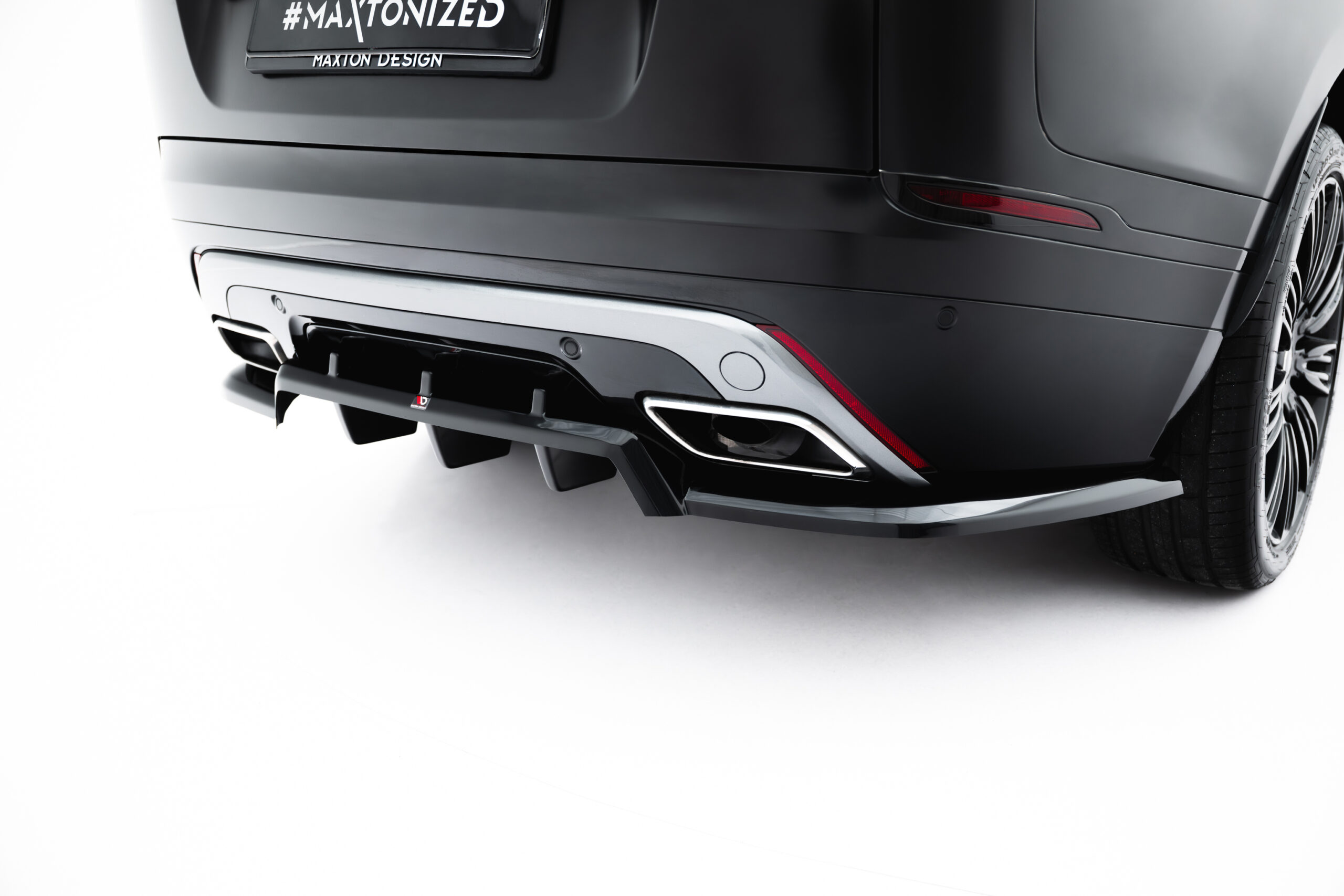 Rear Splitter (with vertical bars) V.3 Land Rover Range Rover Velar R-Dynamic Mk1 - Image 2