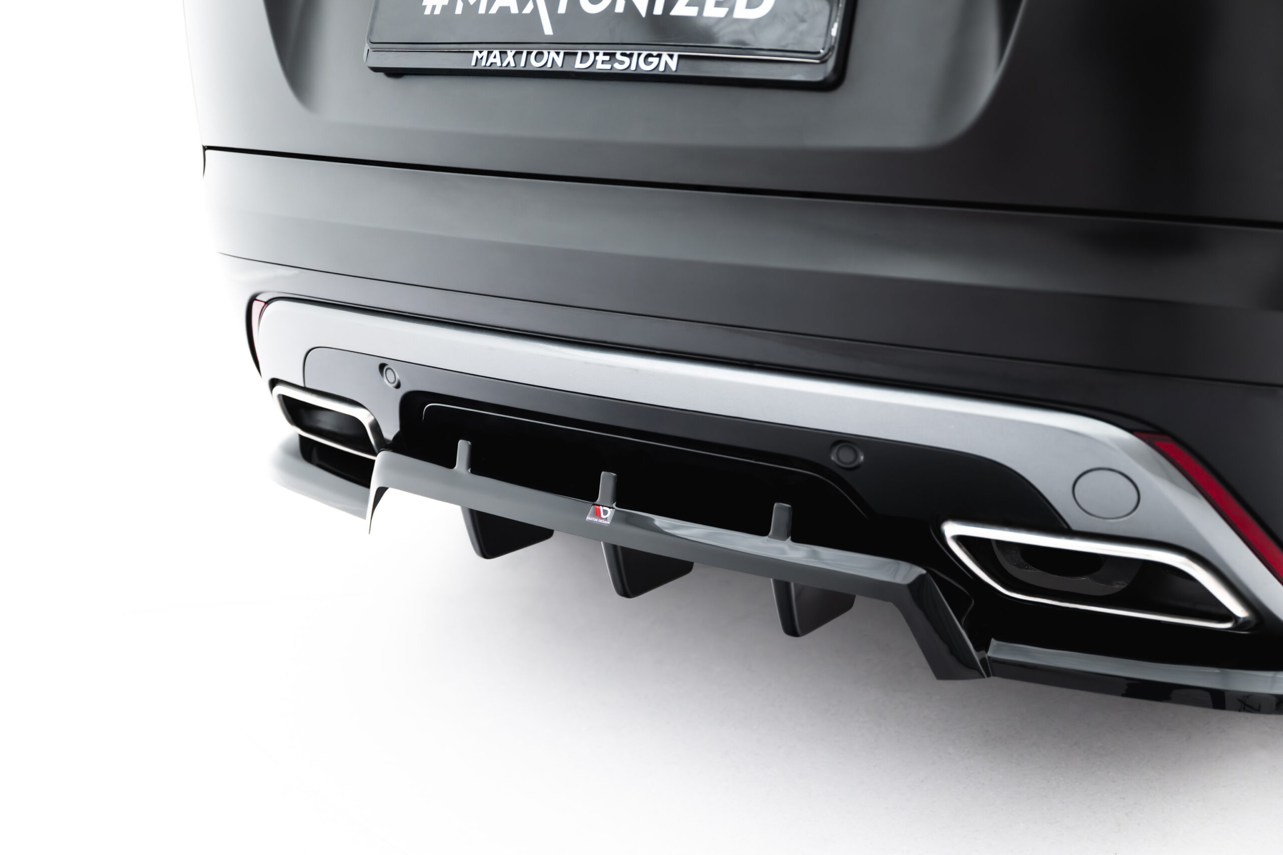 Rear Splitter (with vertical bars) V.3 Land Rover Range Rover Velar R-Dynamic Mk1 - Image 4