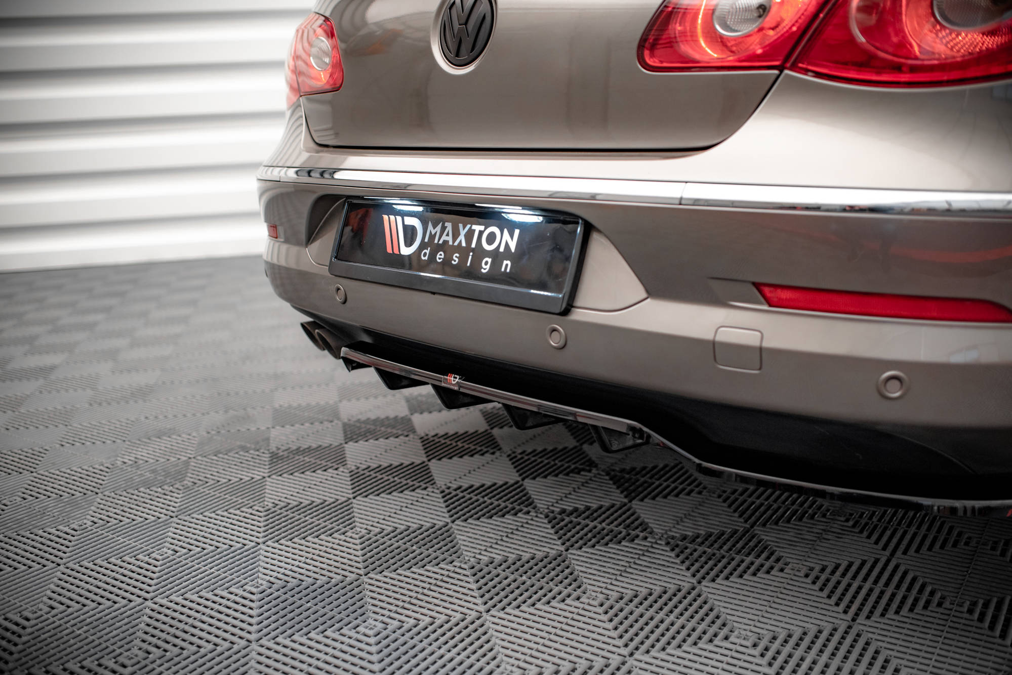 Rear Splitter (with vertical bars) Volkswagen Passat CC - Image 2