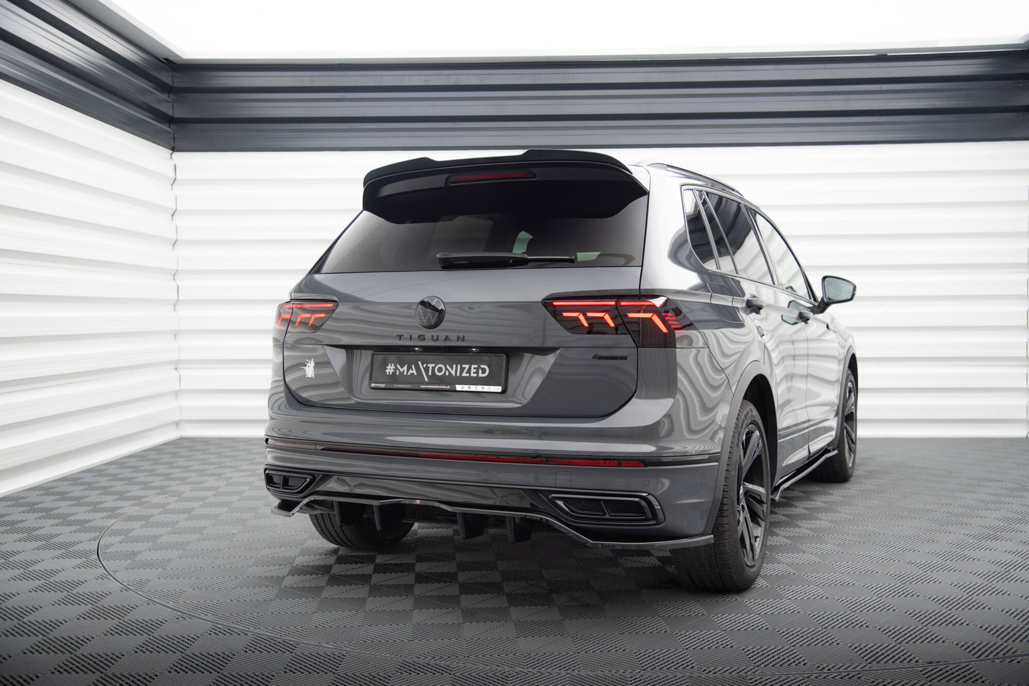 Rear Splitter (with vertical bars) Volkswagen Tiguan R-Line Mk2 Facelift - Image 2