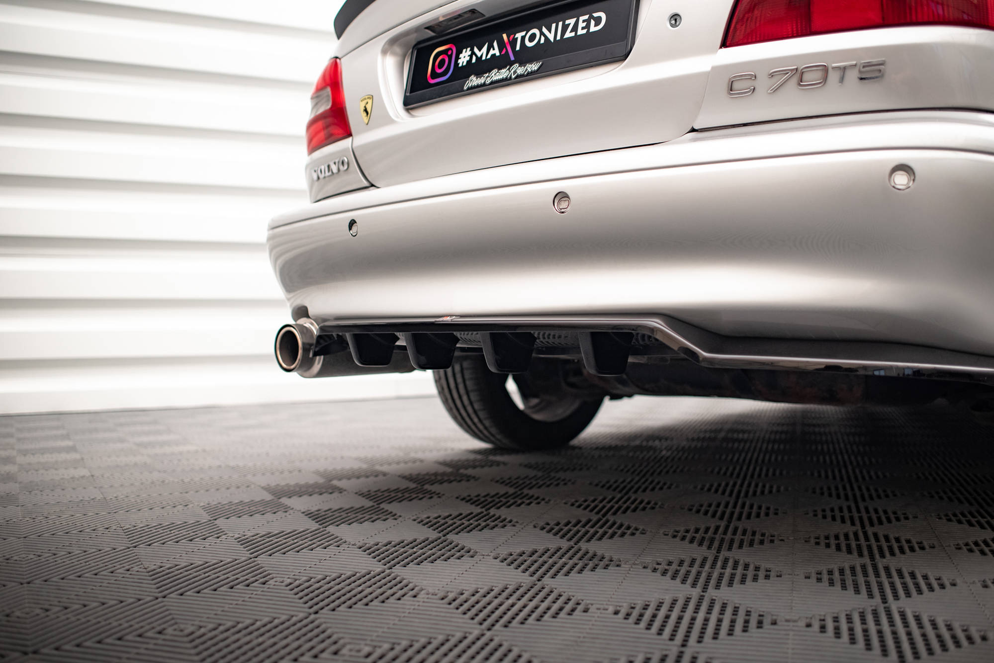 Rear Splitter (with vertical bars) Volvo C70 Mk1 - Image 3