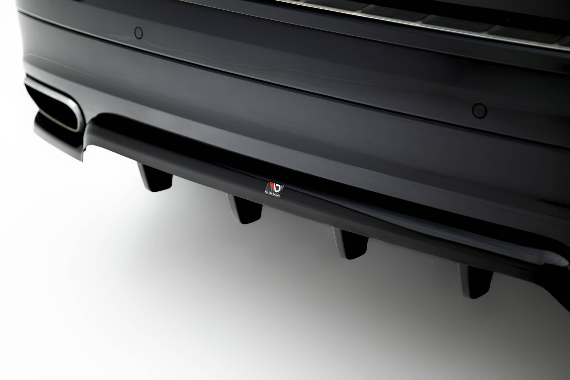 Rear Splitter (with vertical bars) Volvo XC60 Mk2 - Image 3