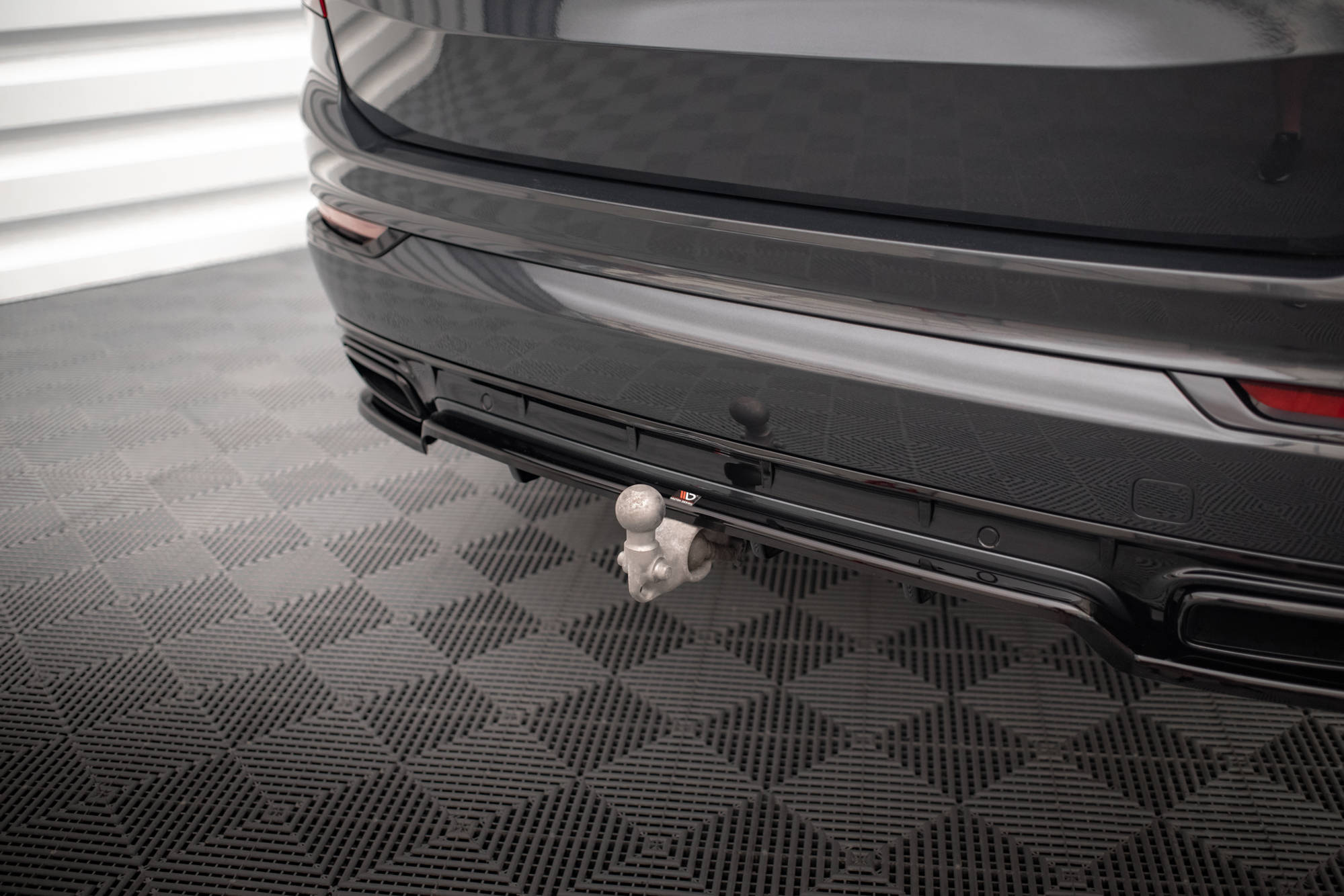 Rear Splitter (with vertical bars) Volvo XC90 R-Design Mk2 Facelift - Image 6