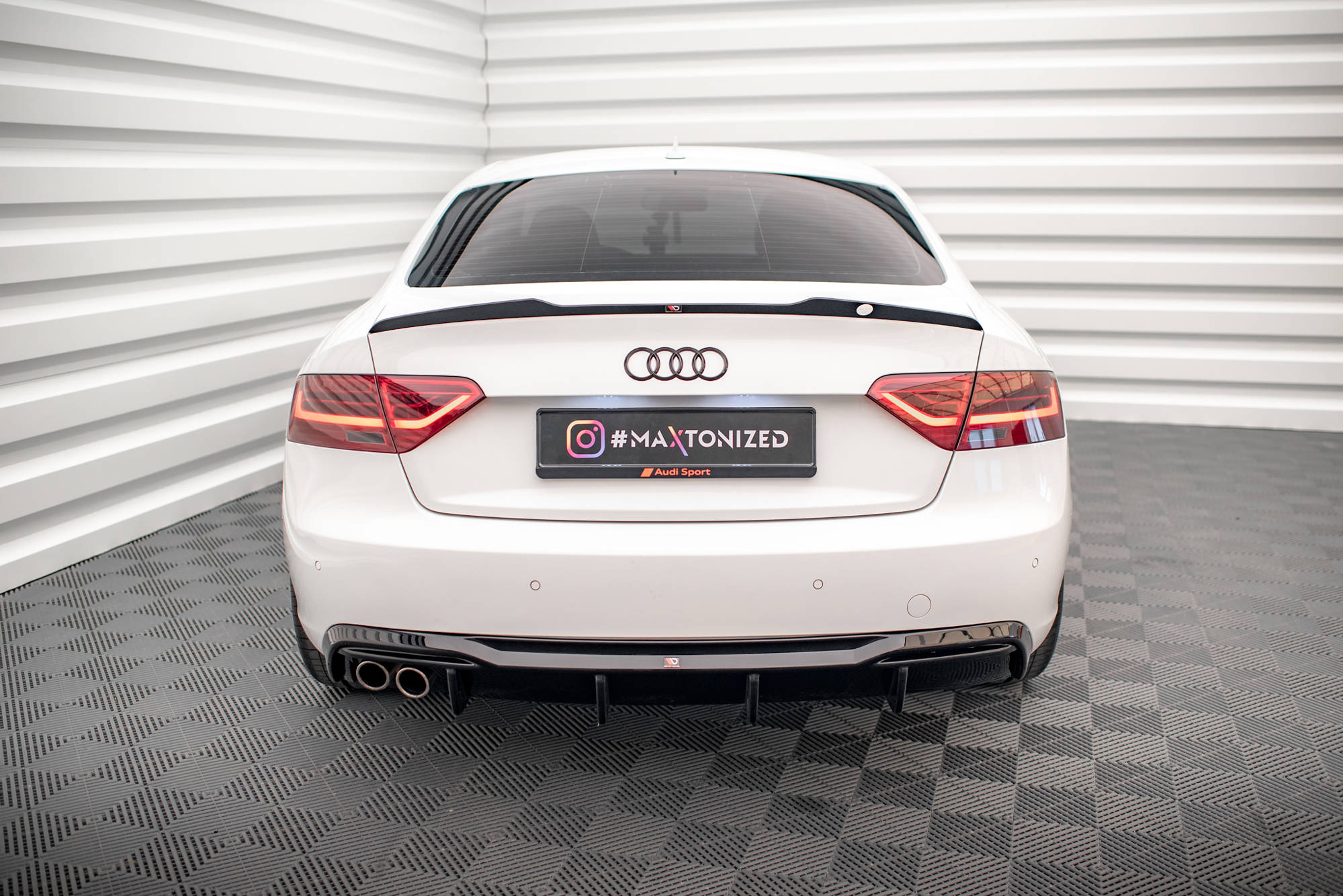 Rear Valance Audi A5 8T Facelift (Version with dual exhausts on one side)