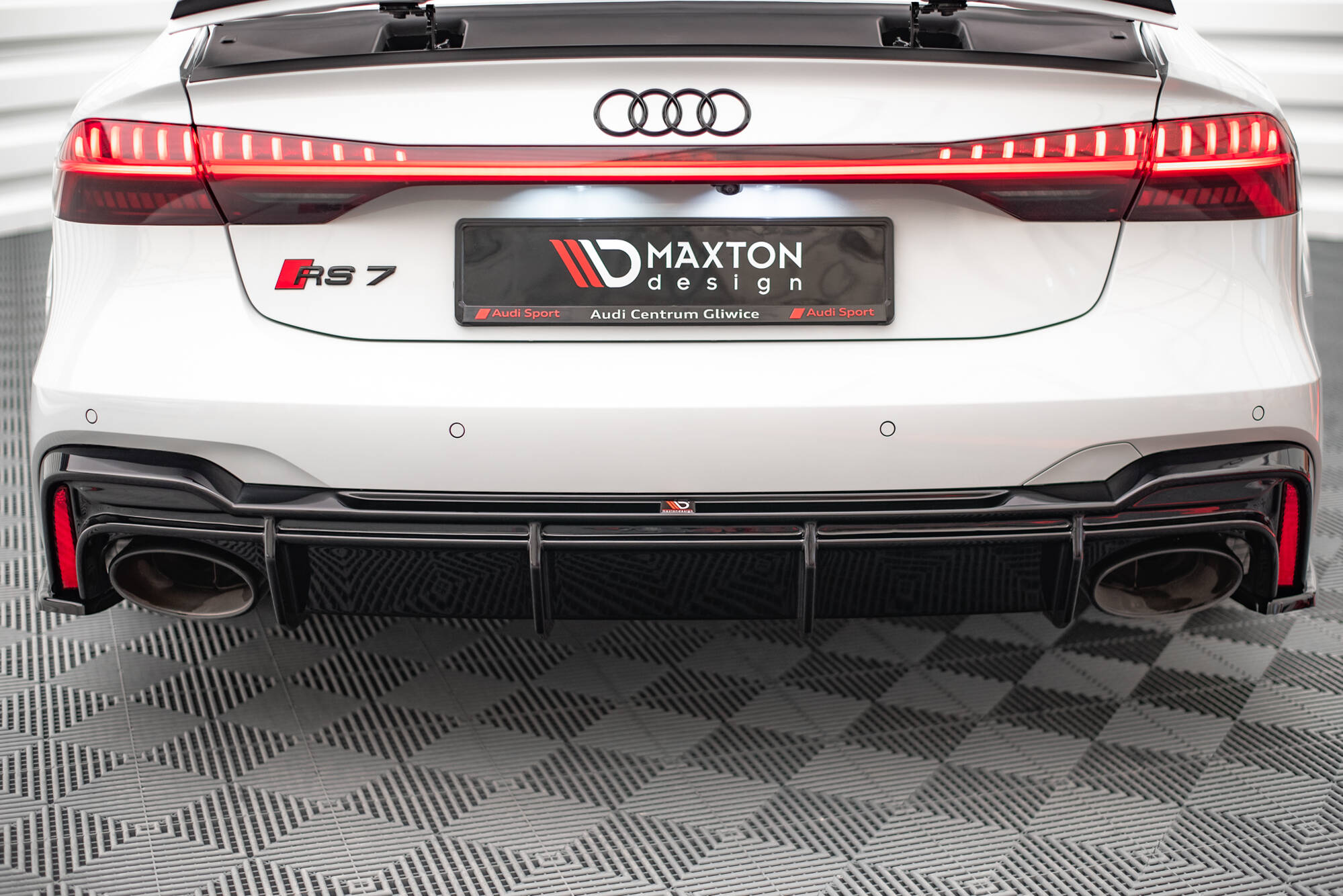 Rear Valance Audi RS7 C8 (Version with towbar)