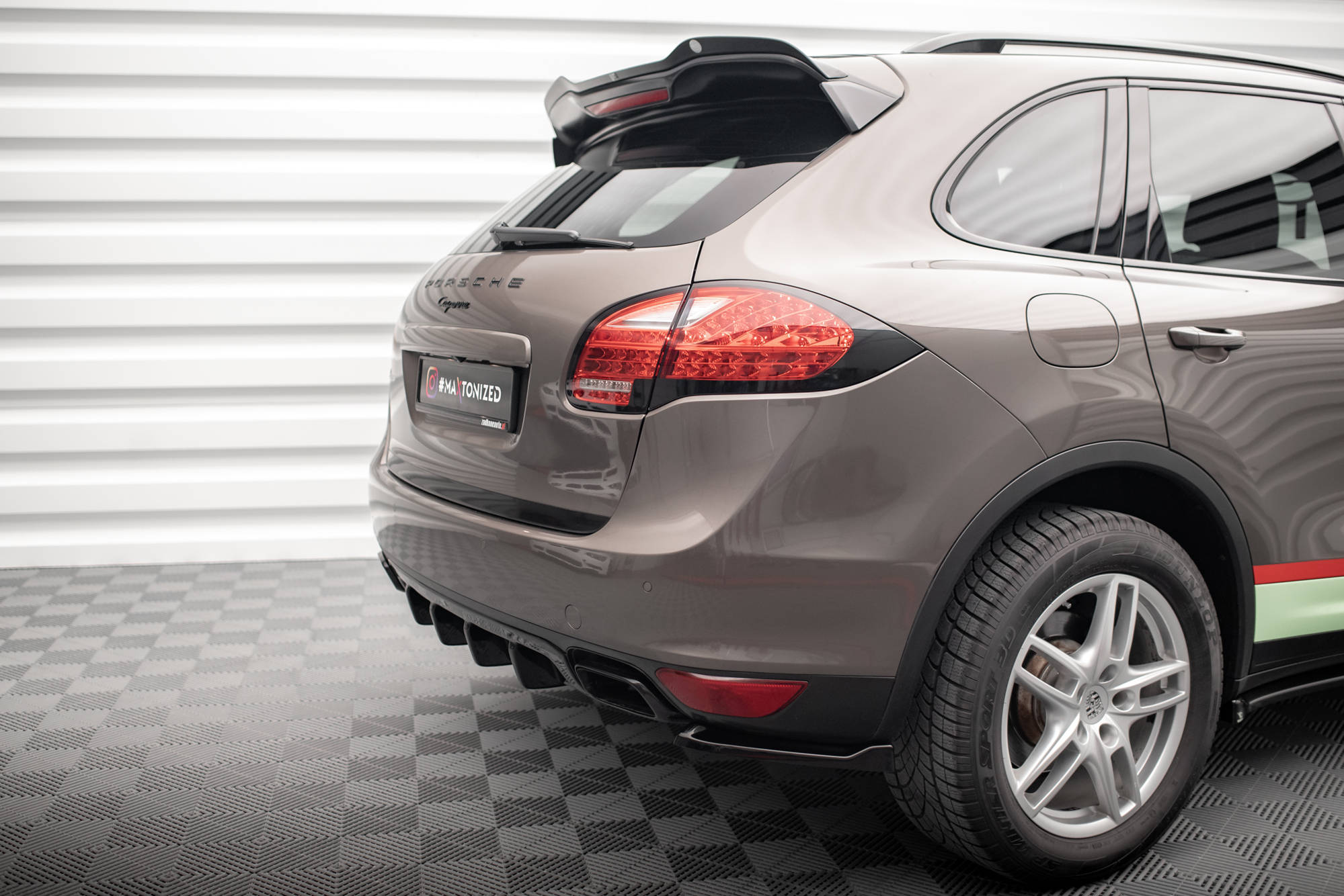 Rear Valance Porsche Cayenne Turbo / Standard Mk2 - Image 2