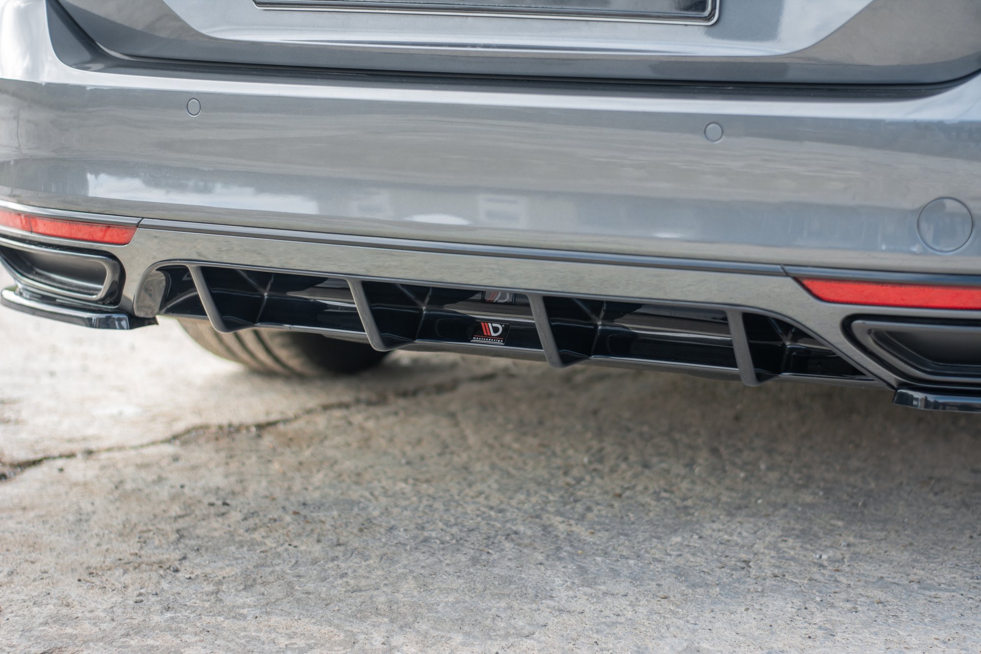Rear Valance Volkswagen Passat R-Line B8 - Image 2