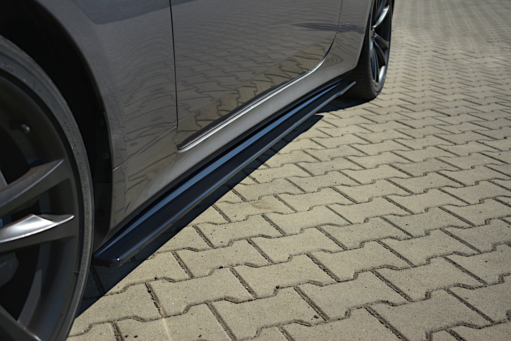 SIDE SKIRTS DIFFUSERS HYUNDAI GENESIS COUPÉ MK.1 - Image 2