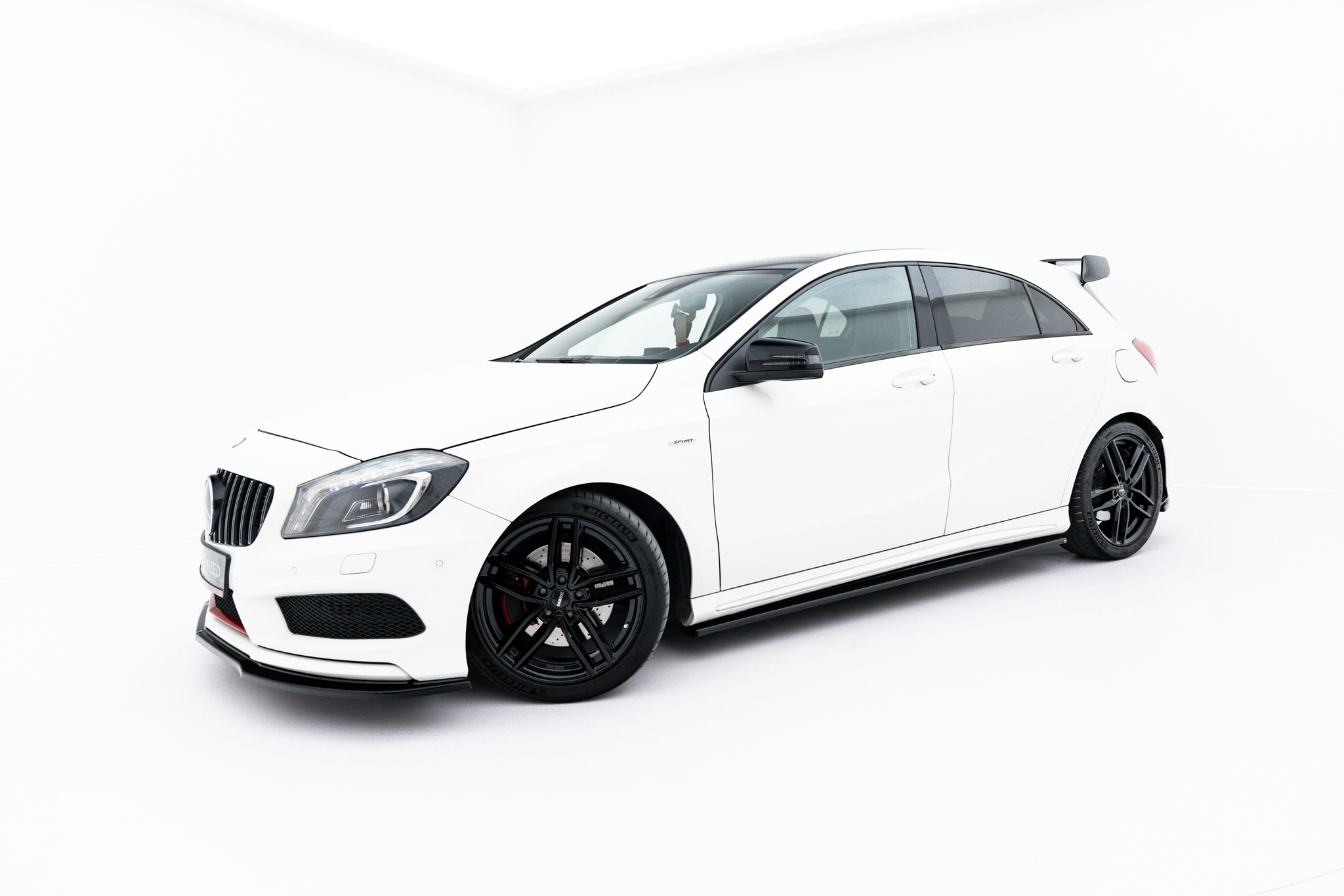 SIDE SKIRTS DIFFUSERS MERCEDES-BENZ W176 AMG-LINE PREFACE - Image 2