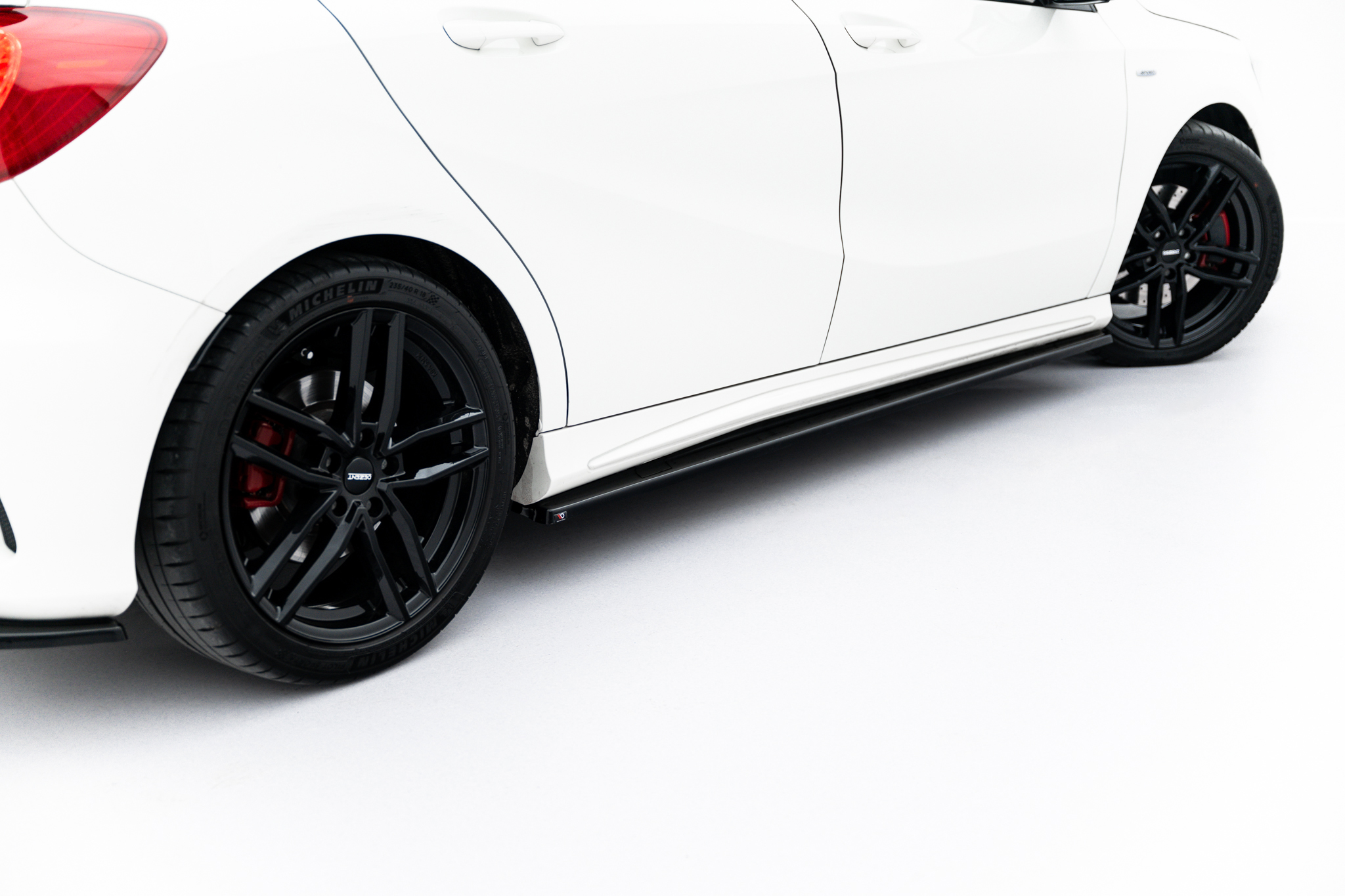 SIDE SKIRTS DIFFUSERS MERCEDES-BENZ W176 AMG-LINE PREFACE - Image 4