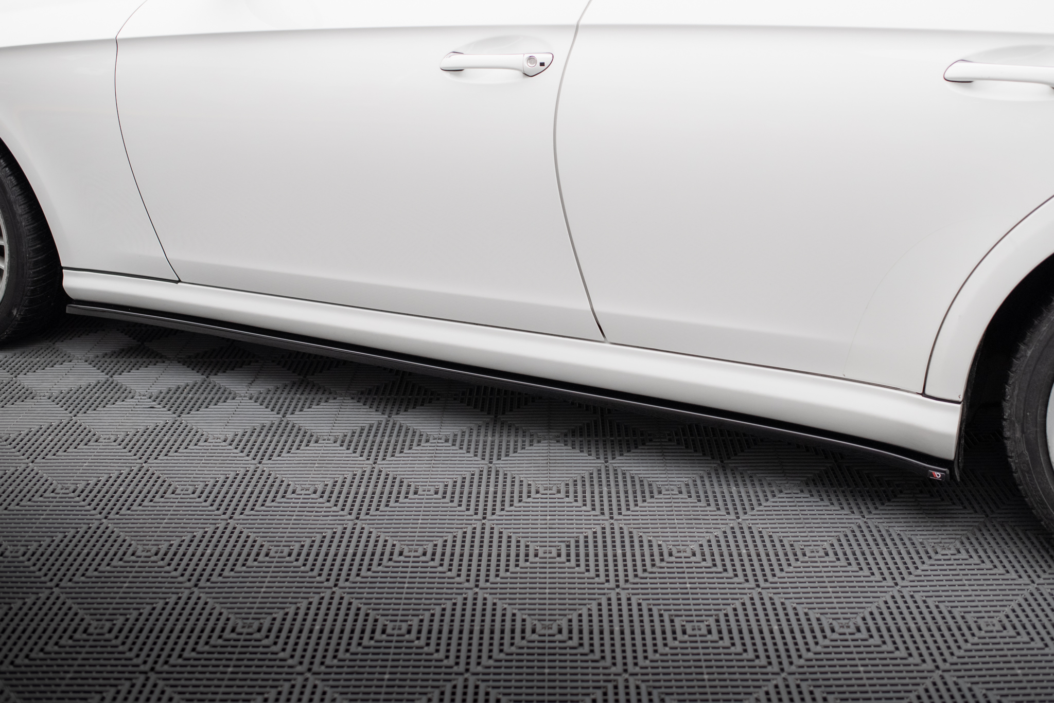 SIDE SKIRTS DIFFUSERS Mercedes CLS C219 55AMG - Image 3