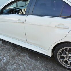 Alternative view of SIDE SKIRTS DIFFUSERS Mitsubishi Lancer Evo X