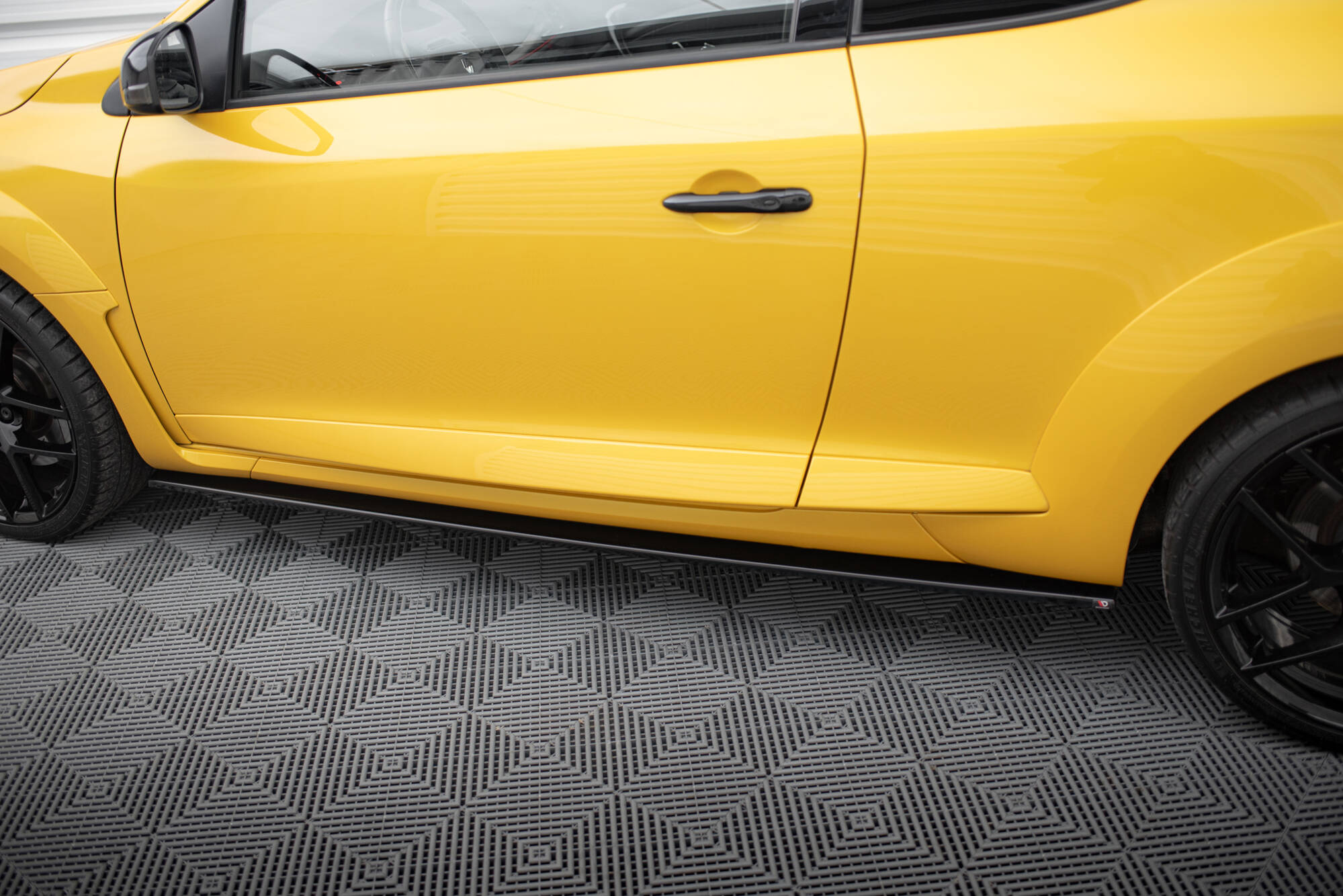 SIDE SKIRTS DIFFUSERS RENAULT MEGANE 3 RS - Image 3