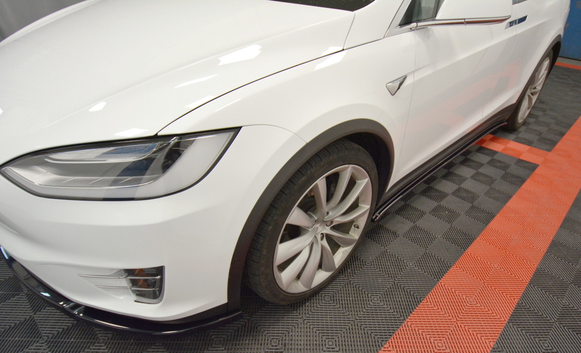 SIDE SKIRTS DIFFUSERS V.1 TESLA MODEL X - Image 2