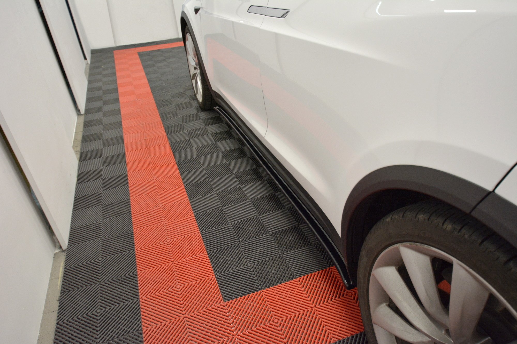 SIDE SKIRTS DIFFUSERS V.1 TESLA MODEL X - Image 3