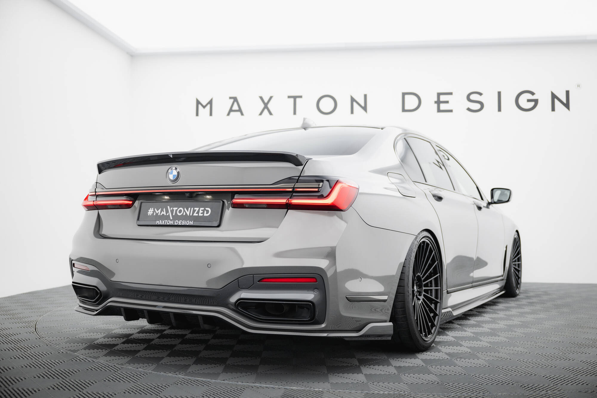 Set of Prepreg Carbon Fiber Splitters BMW 7 M-Pack G11 Facelift - Image 14