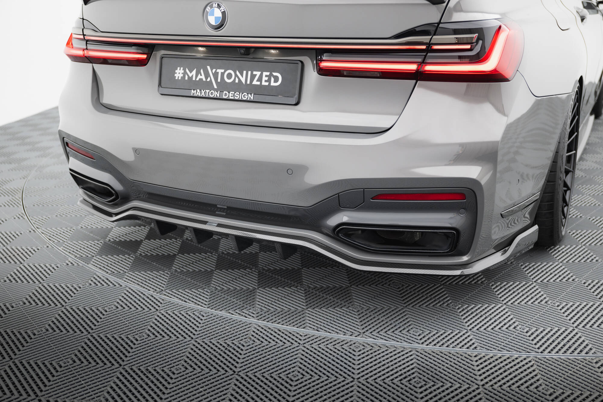 Set of Prepreg Carbon Fiber Splitters BMW 7 M-Pack G11 Facelift - Image 13
