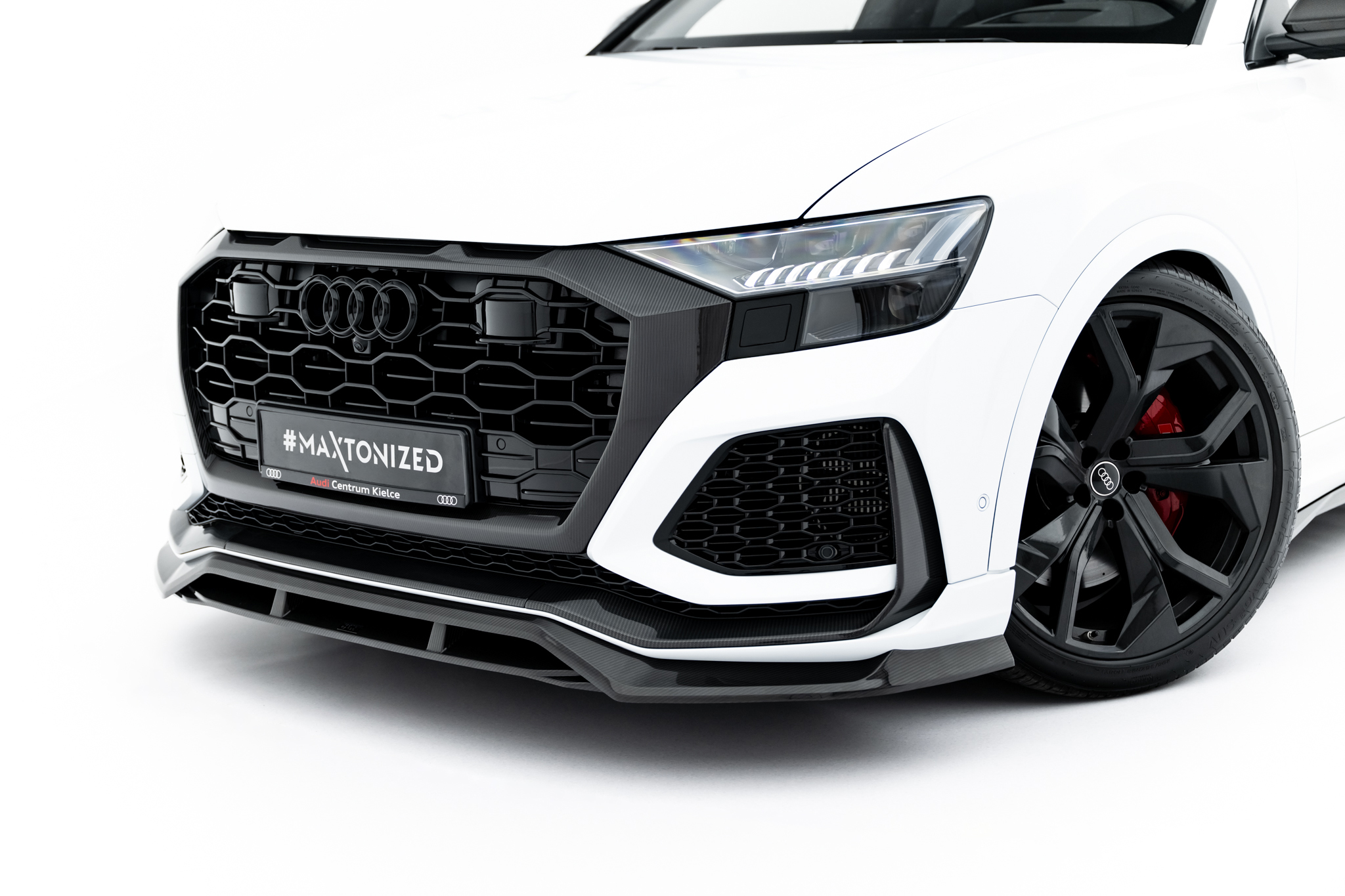 Set of Prepreg Carbon Splitters Audi RSQ8 Mk1 - Image 2