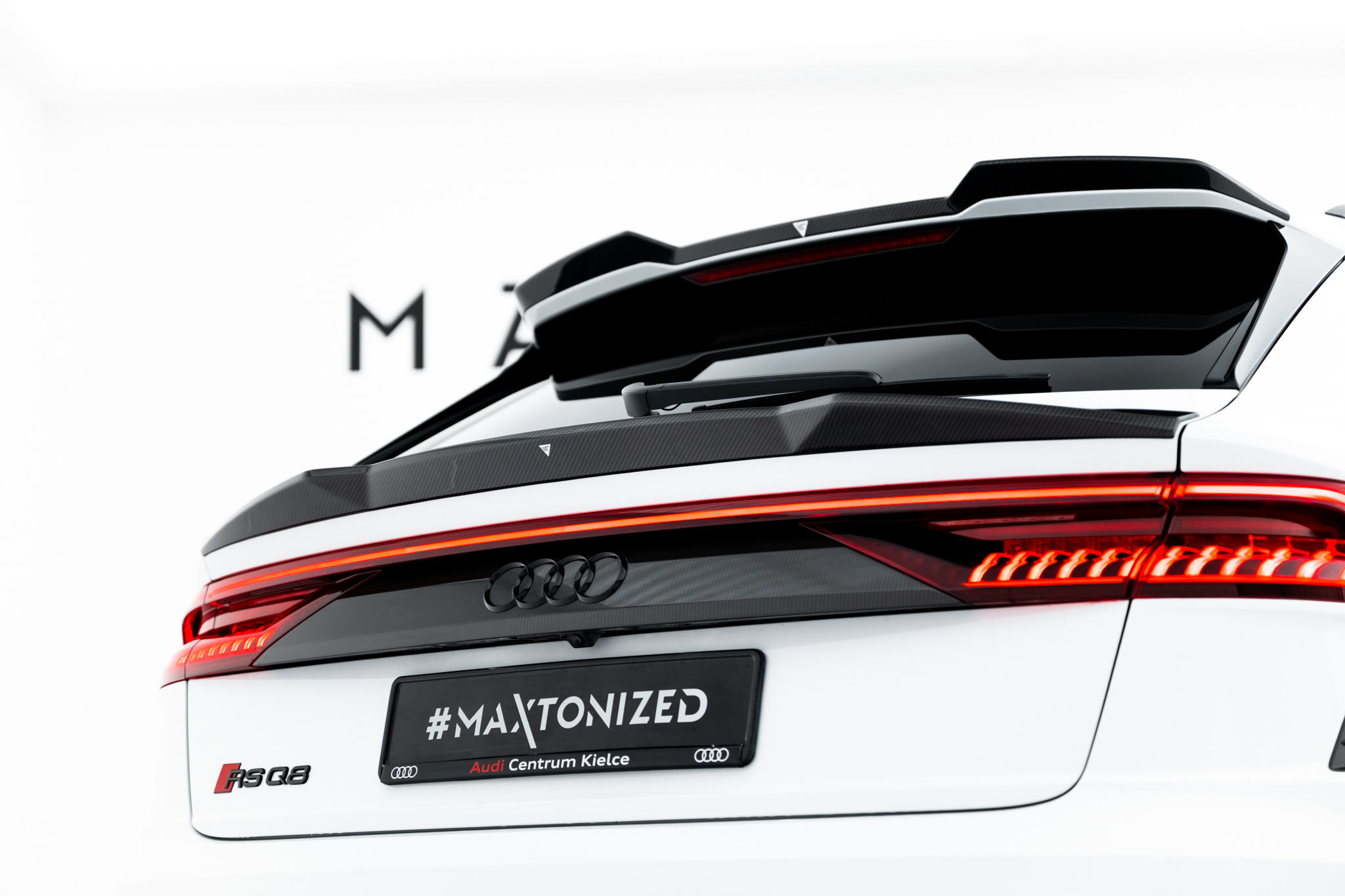 Set of Prepreg Carbon Splitters Audi RSQ8 Mk1 - Image 25