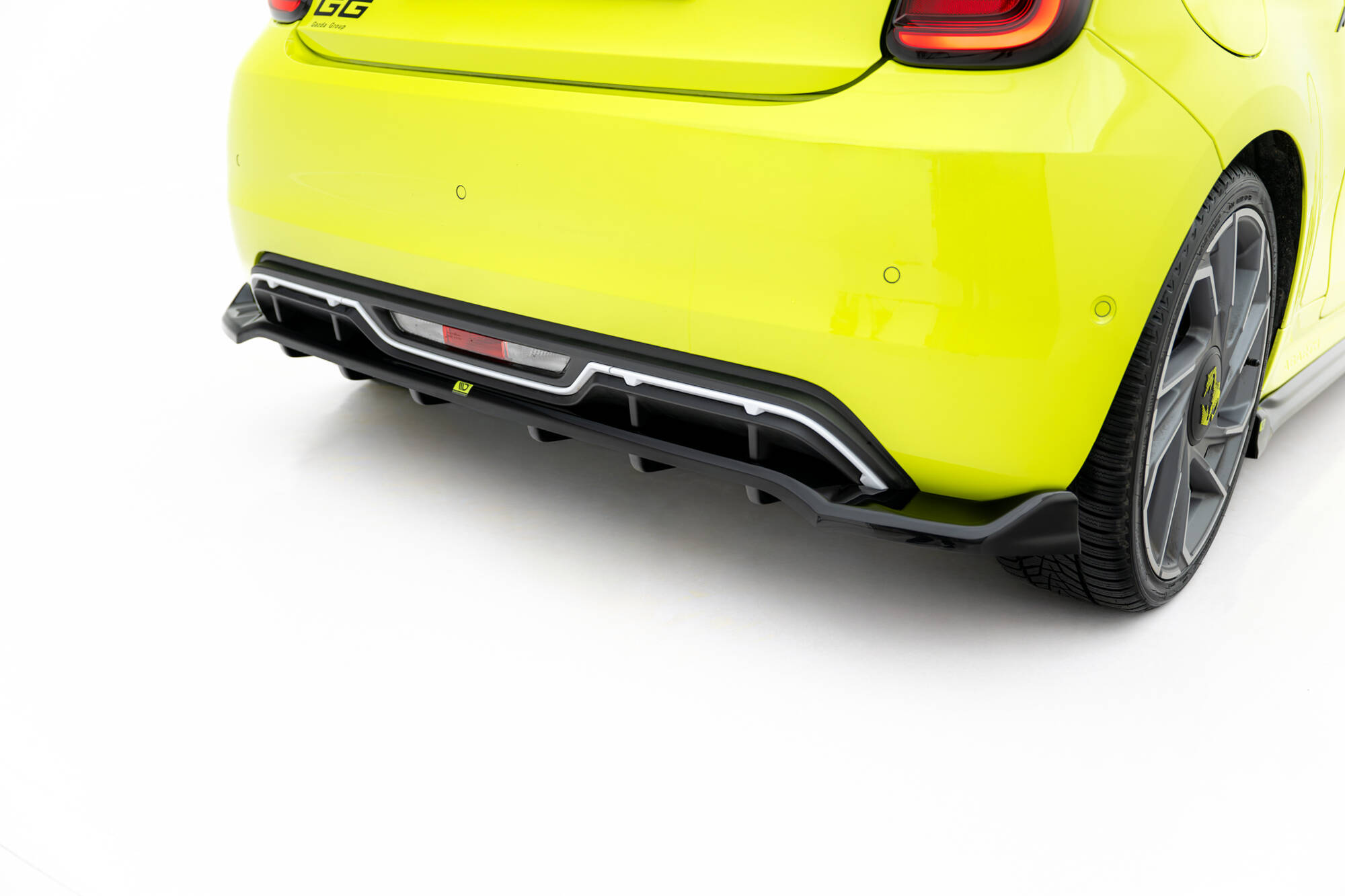 Set of Splitters Abarth 500e - Image 8