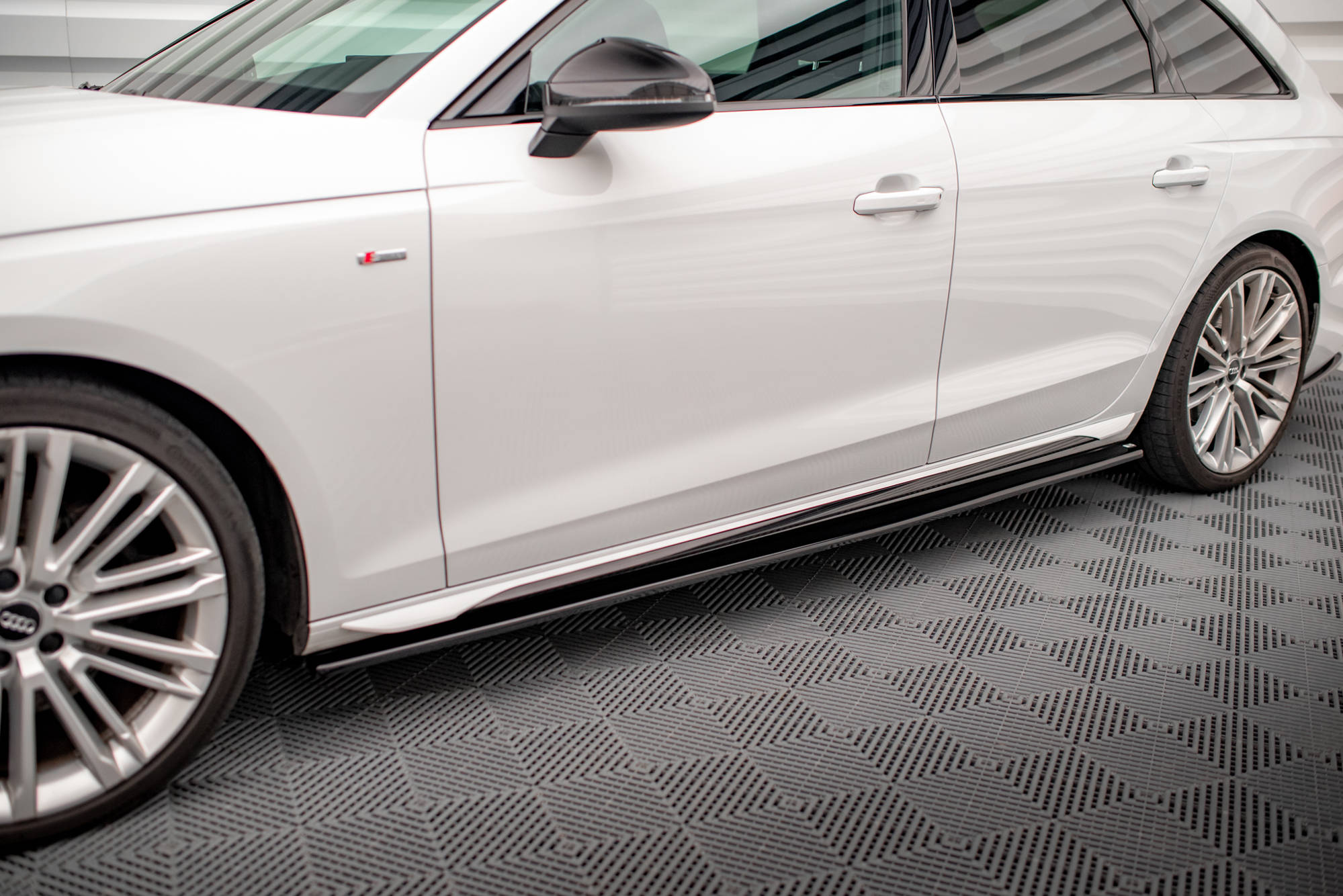 Set of Splitters Audi A4 S-Line B9 Facelift - Image 6