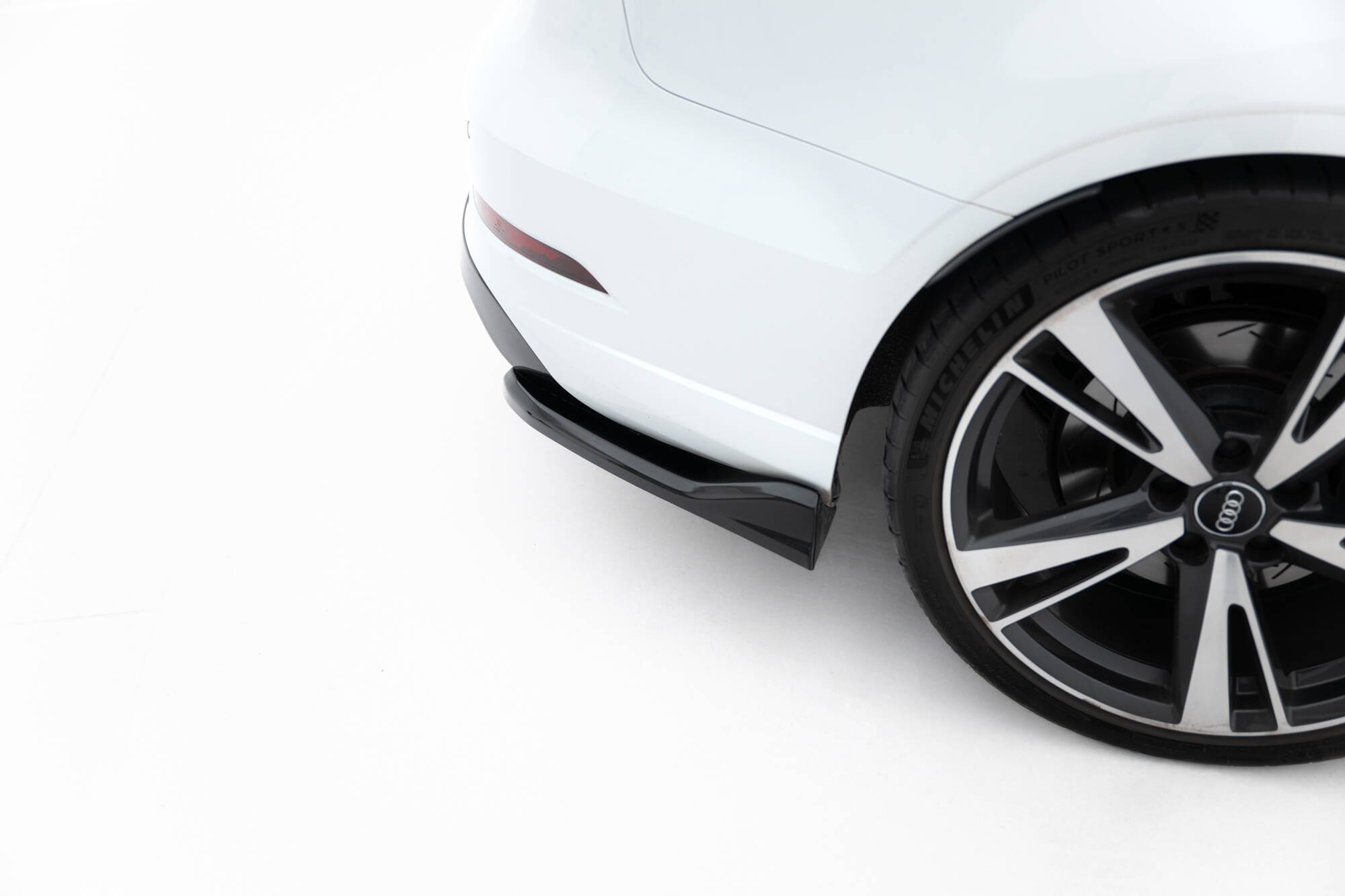 Set of Splitters Audi RS3 Sedan 8V Facelift - Image 12