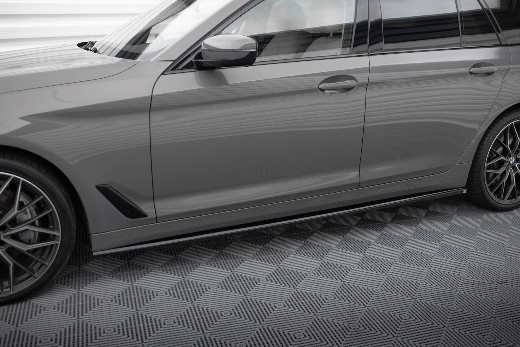 Set of Splitters BMW 5 Touring G31 - Image 5