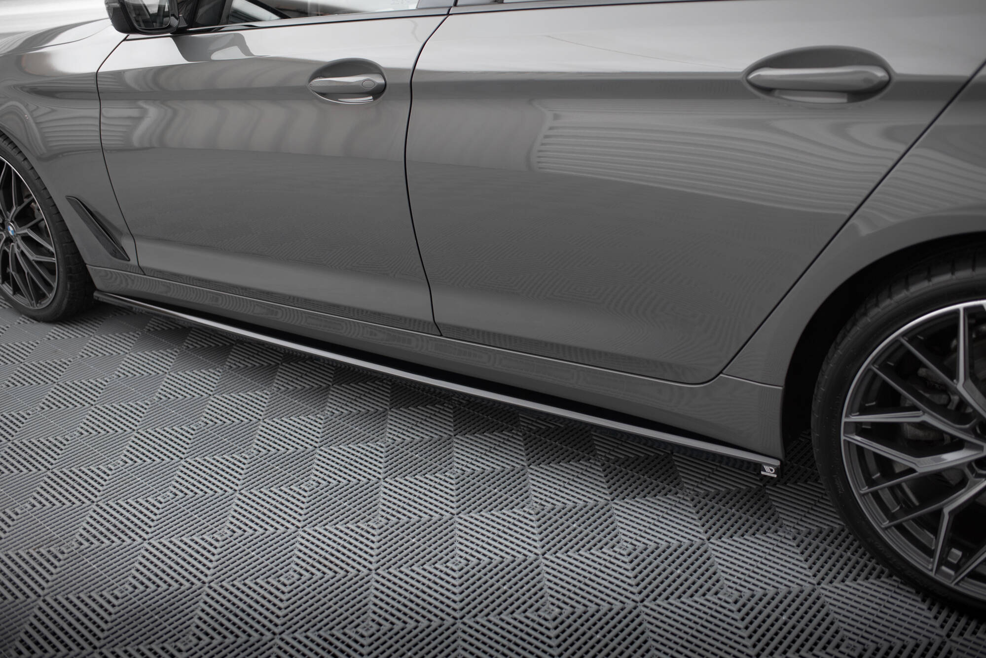 Set of Splitters BMW 5 Touring G31 - Image 6