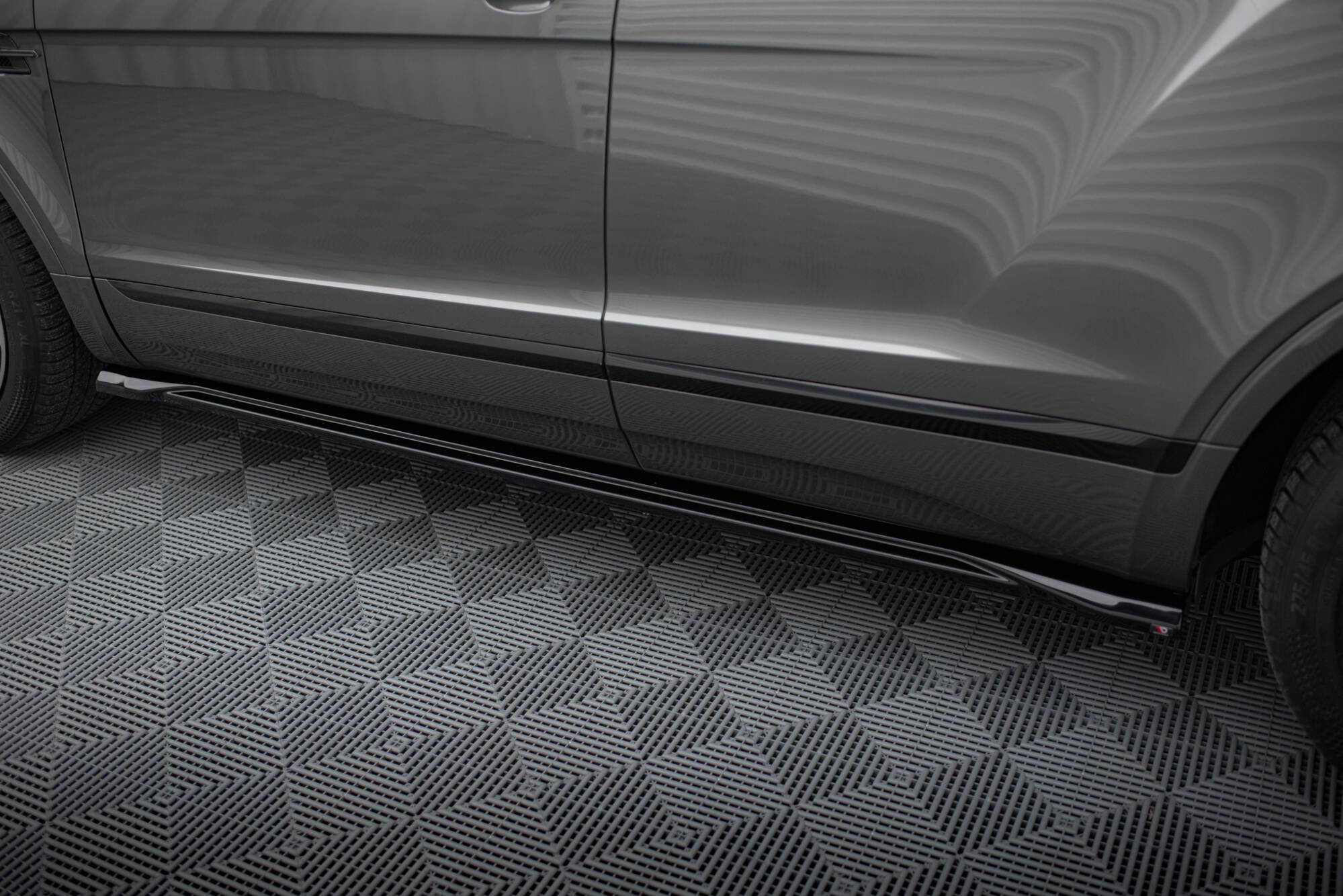 Set of Splitters Bentley Bentayga Mk1 - Image 6