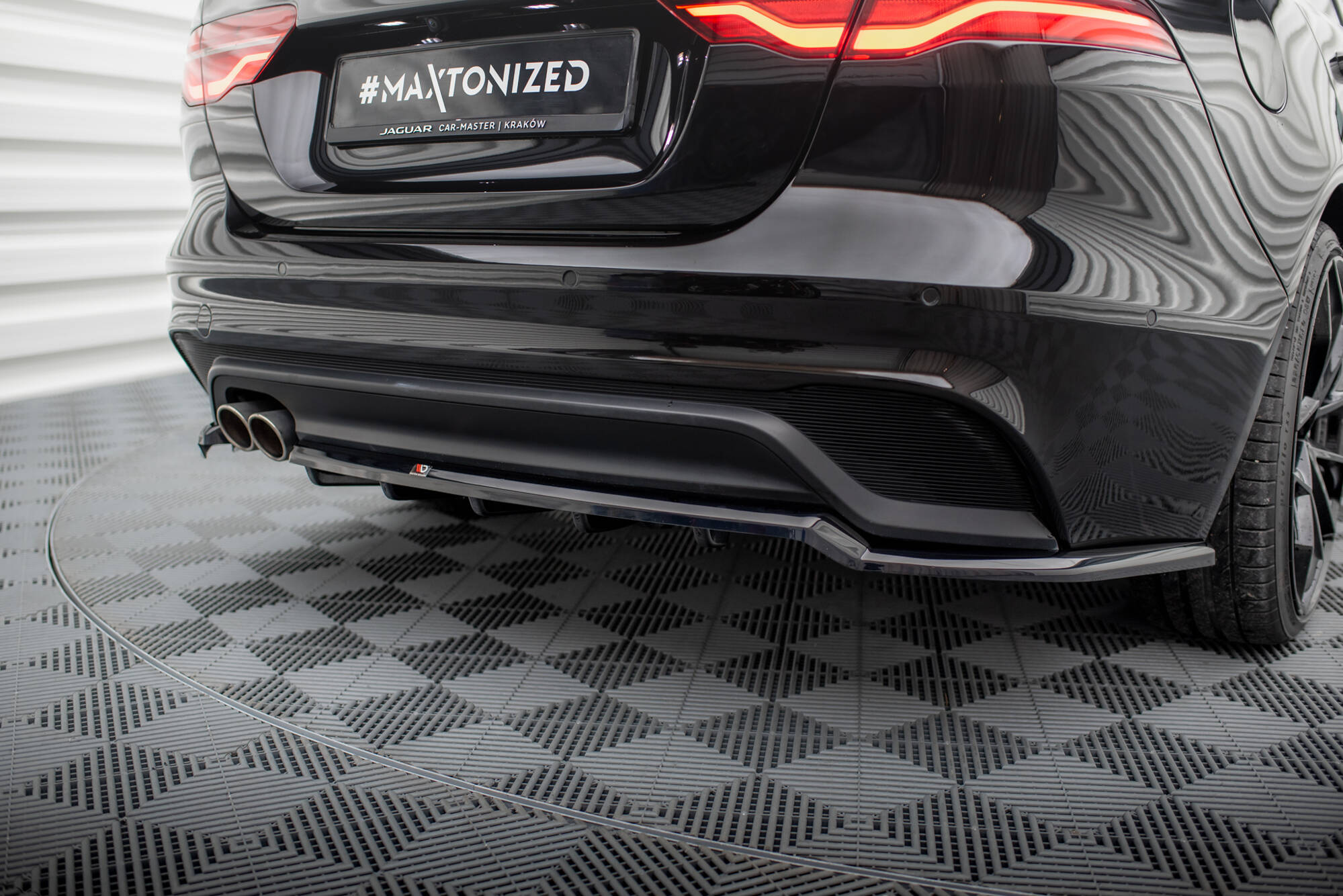 Set of Splitters Jaguar XE X760 Facelift - Image 10