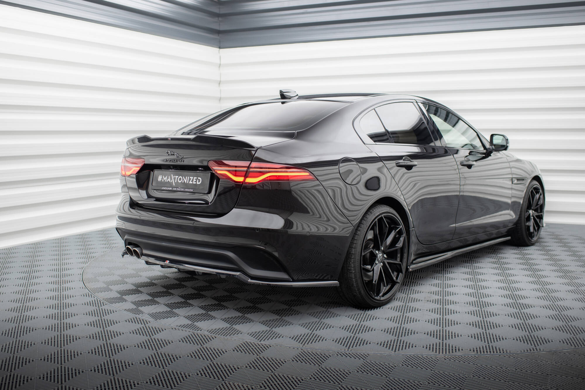 Set of Splitters Jaguar XE X760 Facelift - Image 7