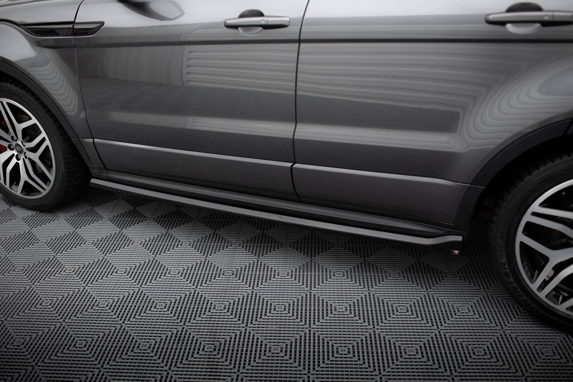 Set of Splitters Land Rover Range Rover Evoque HSE Dynamic Mk1 Facelift - Image 6