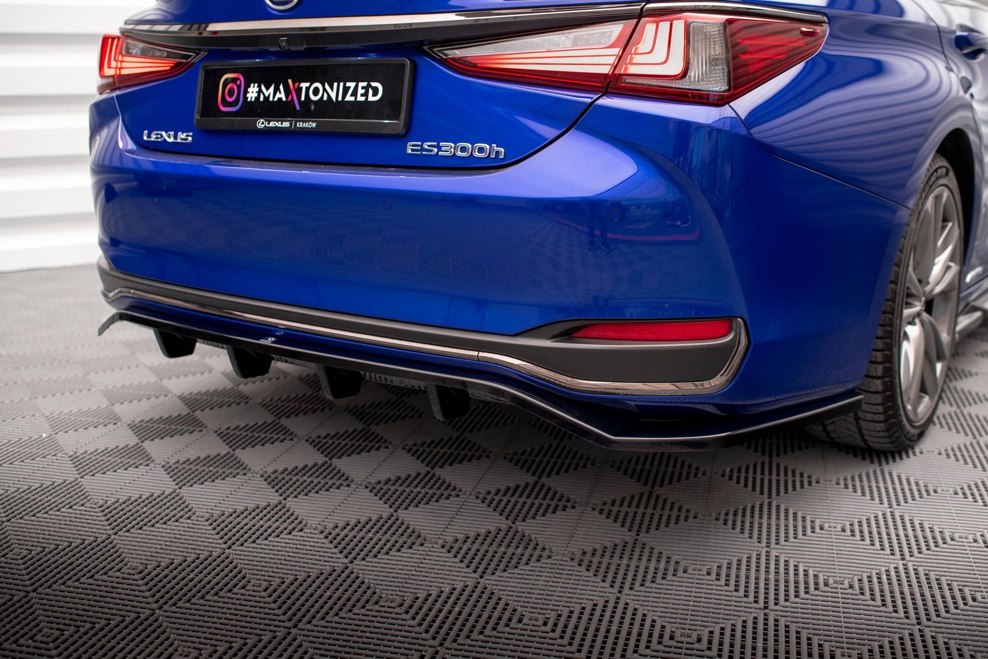 Set of Splitters Lexus ES F Sport Mk7 - Image 8