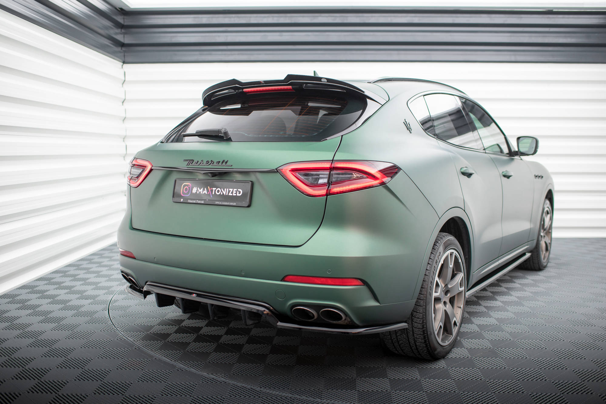 Set of Splitters Maserati Levante Mk1 - Image 11