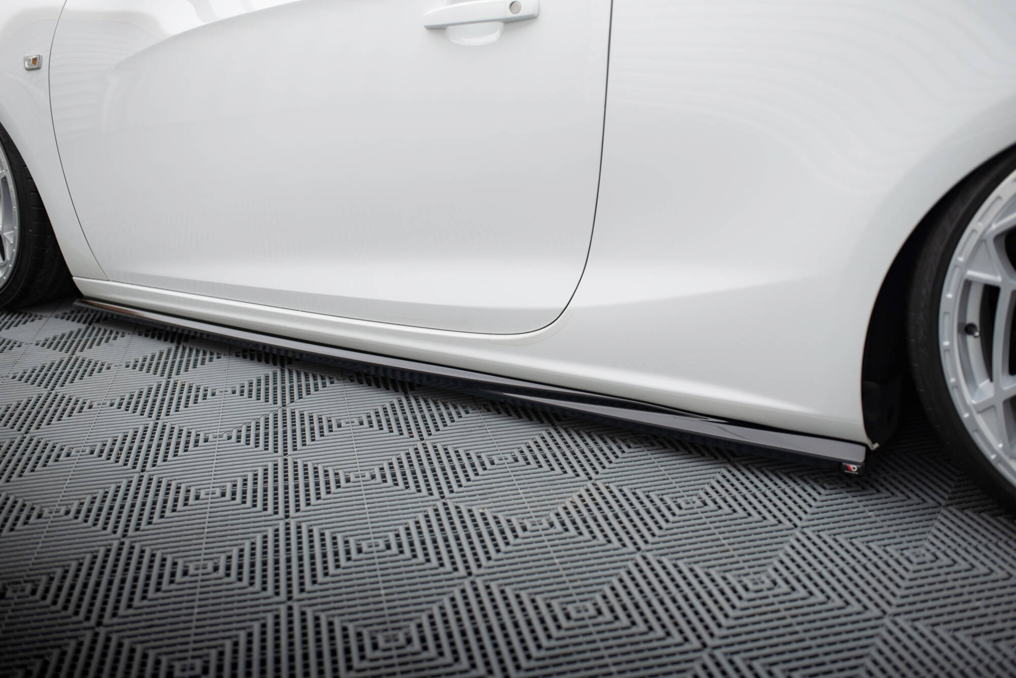 Set of Splitters Opel Cascada - Image 6