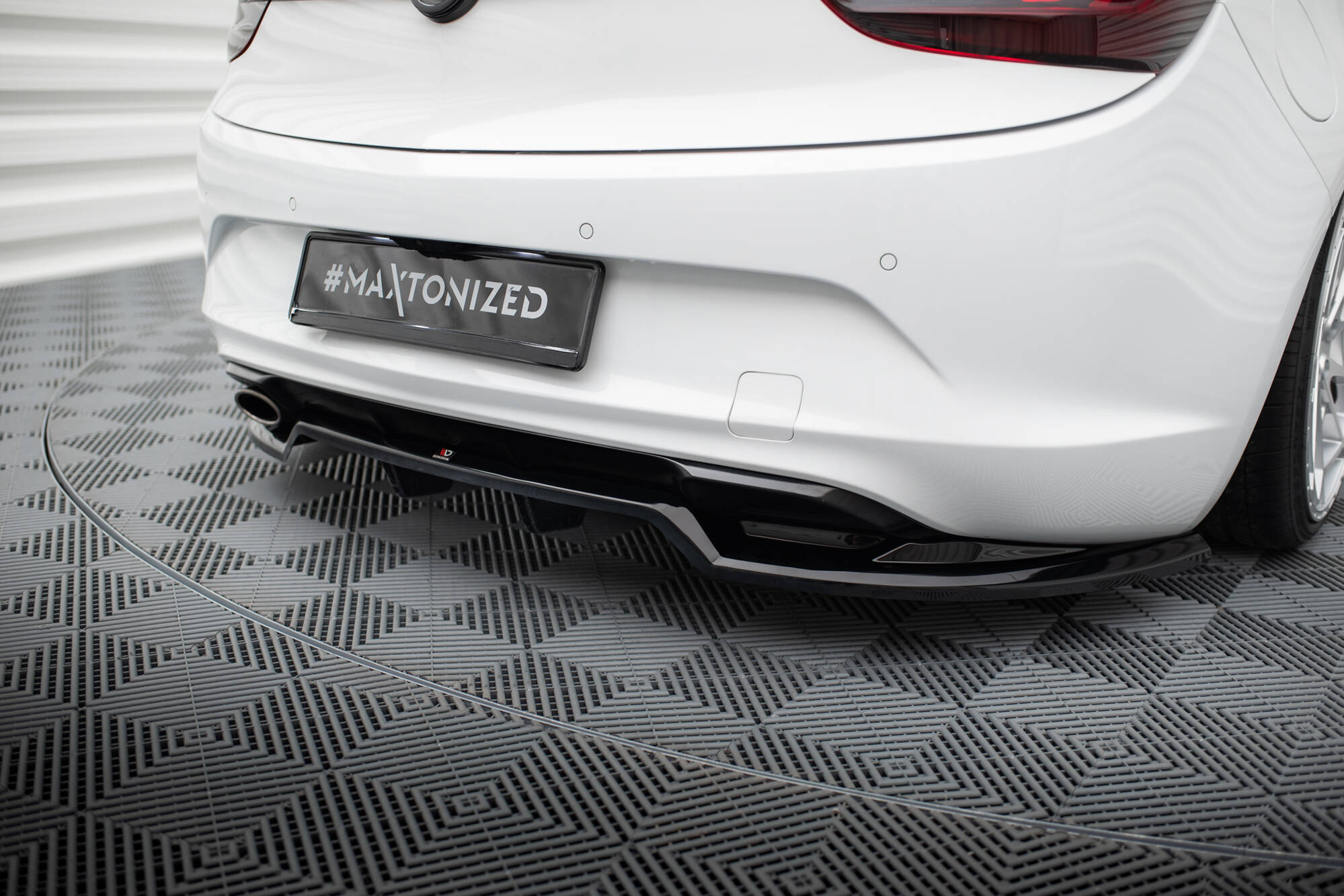 Set of Splitters Opel Cascada - Image 8