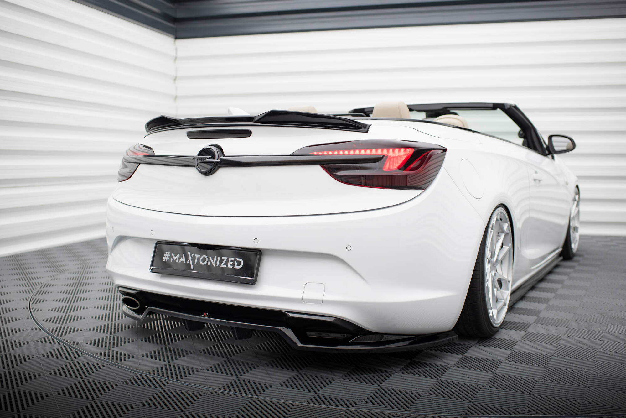 Set of Splitters Opel Cascada - Image 10