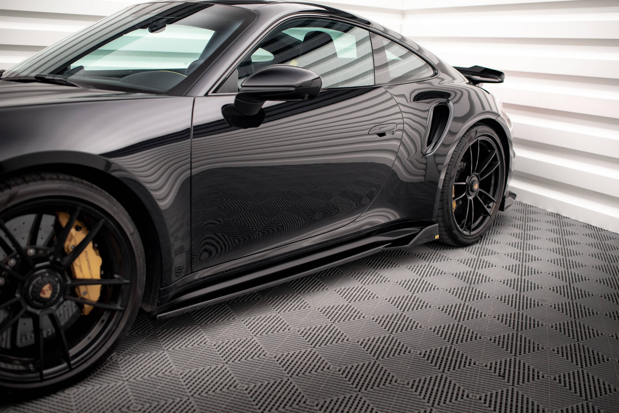 Set of Splitters Porsche 911 Turbo S 992 - Image 8
