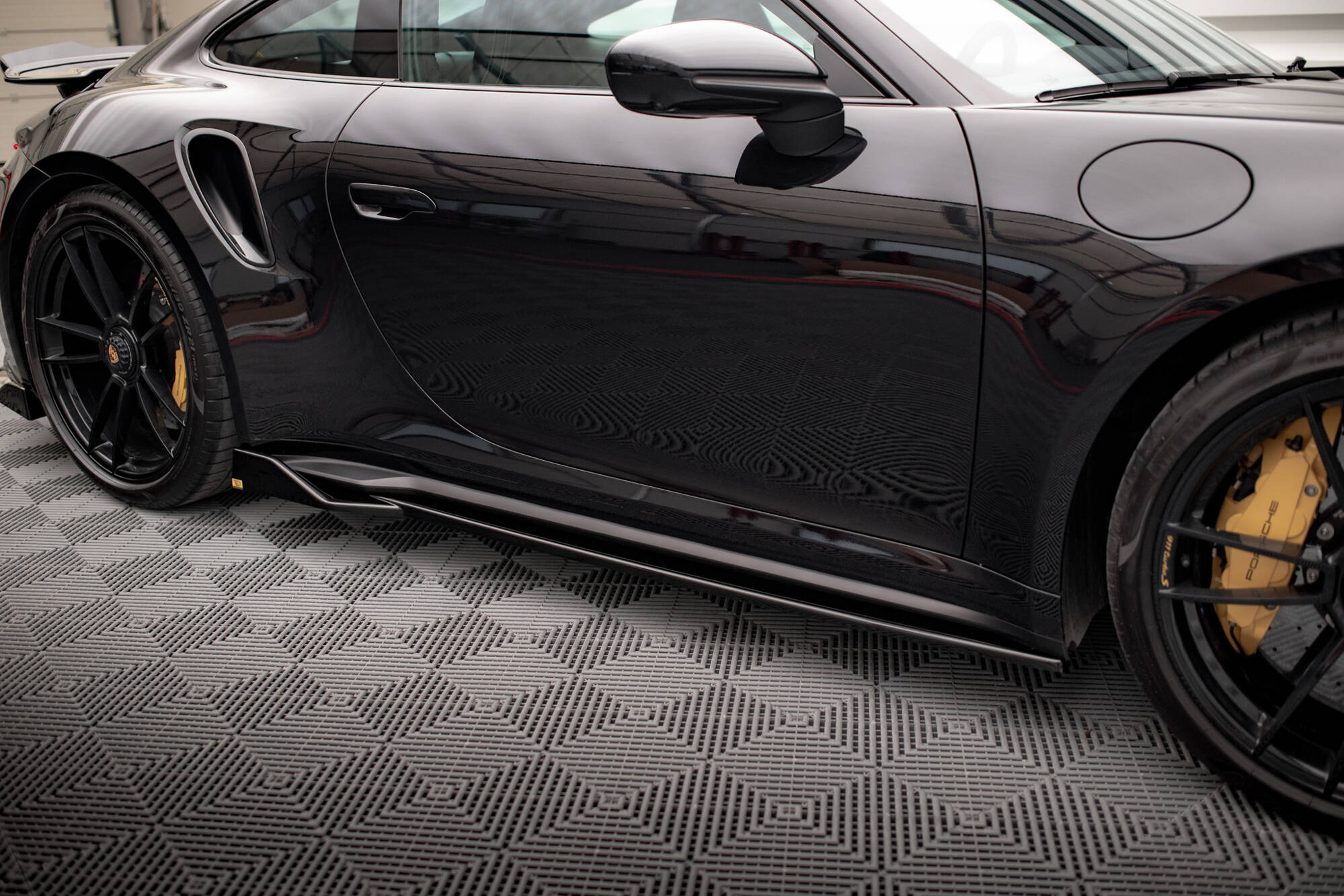 Set of Splitters Porsche 911 Turbo S 992 - Image 7