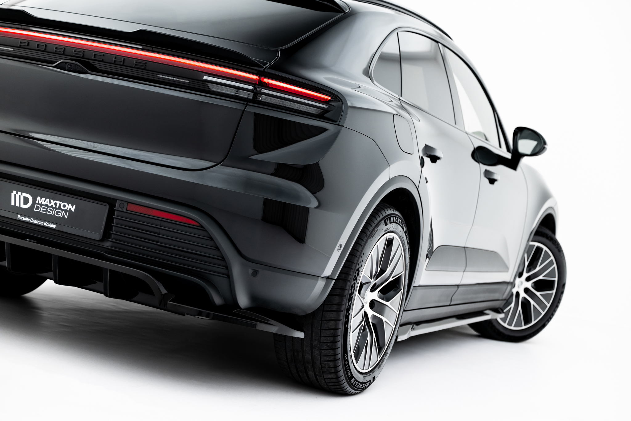 Set of Splitters Porsche Macan EV Mk1 - Image 21