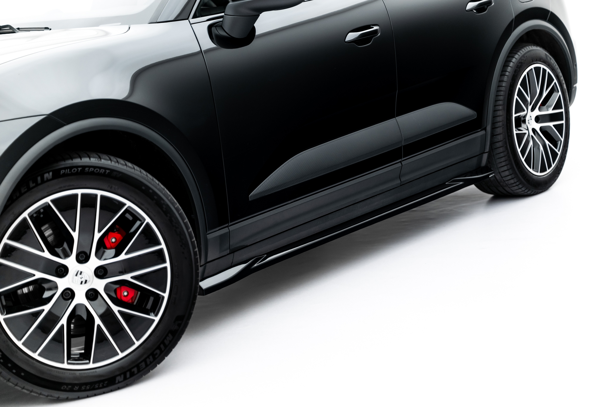 Set of Splitters Porsche Macan EV Mk1 - Image 11