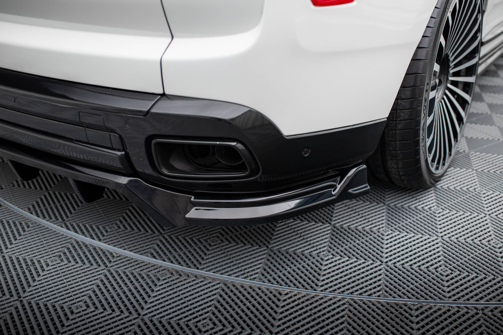 Set of Splitters Rolls Royce Cullinan - Image 9