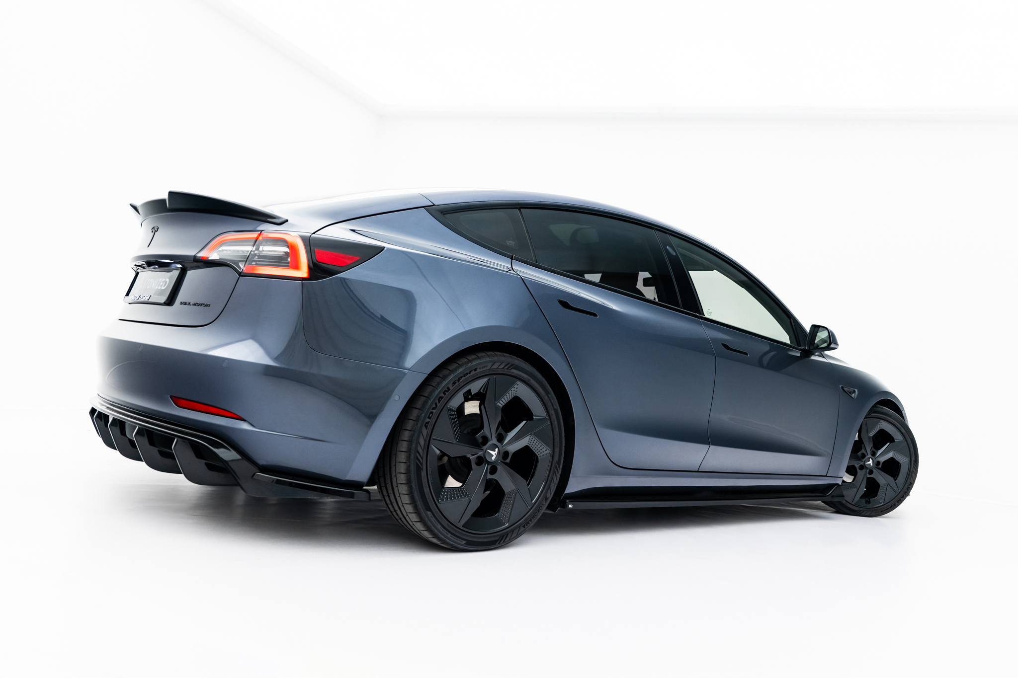 Set of Splitters Tesla Model 3 - Image 10