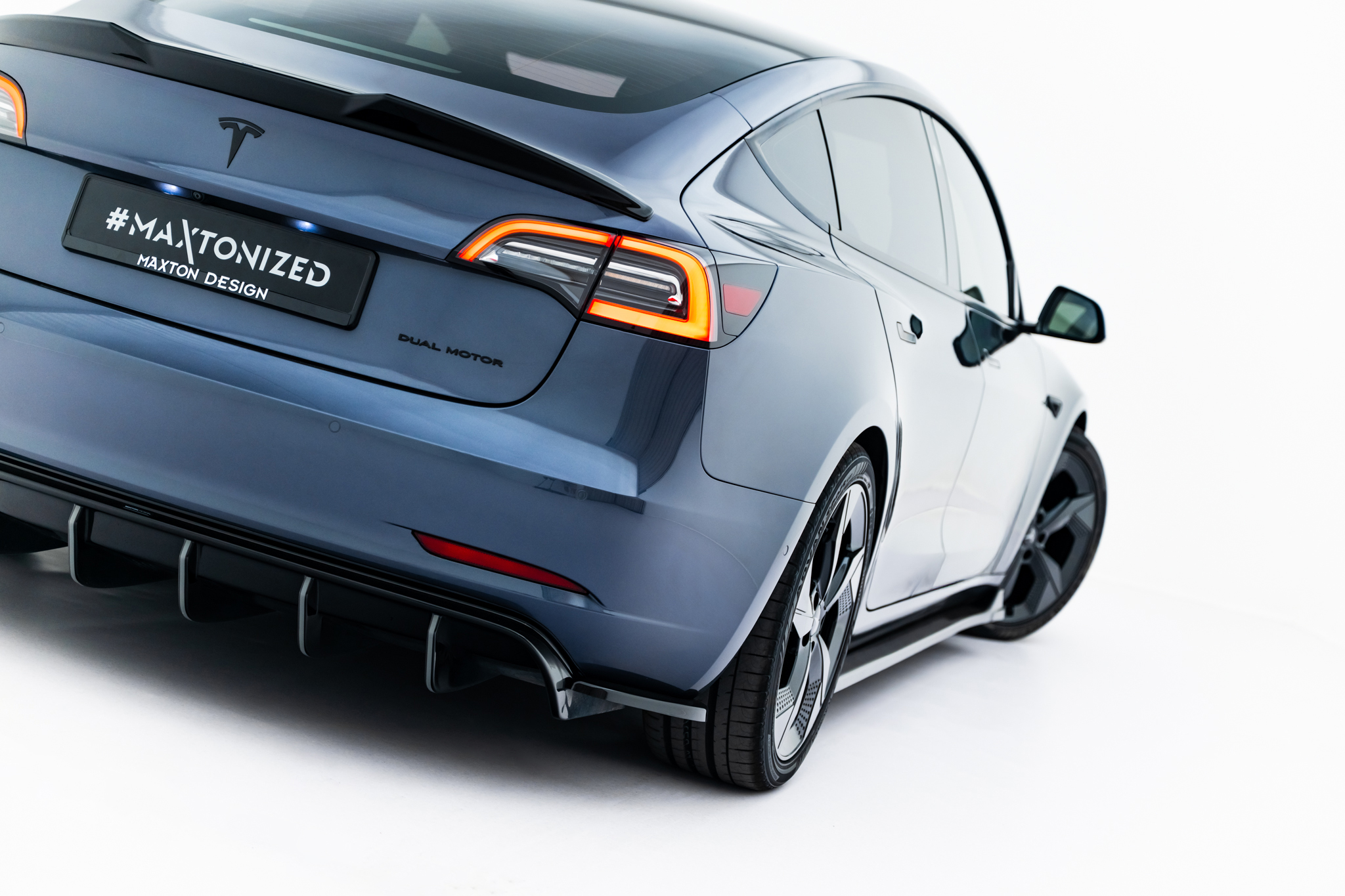 Set of Splitters Tesla Model 3 - Image 14