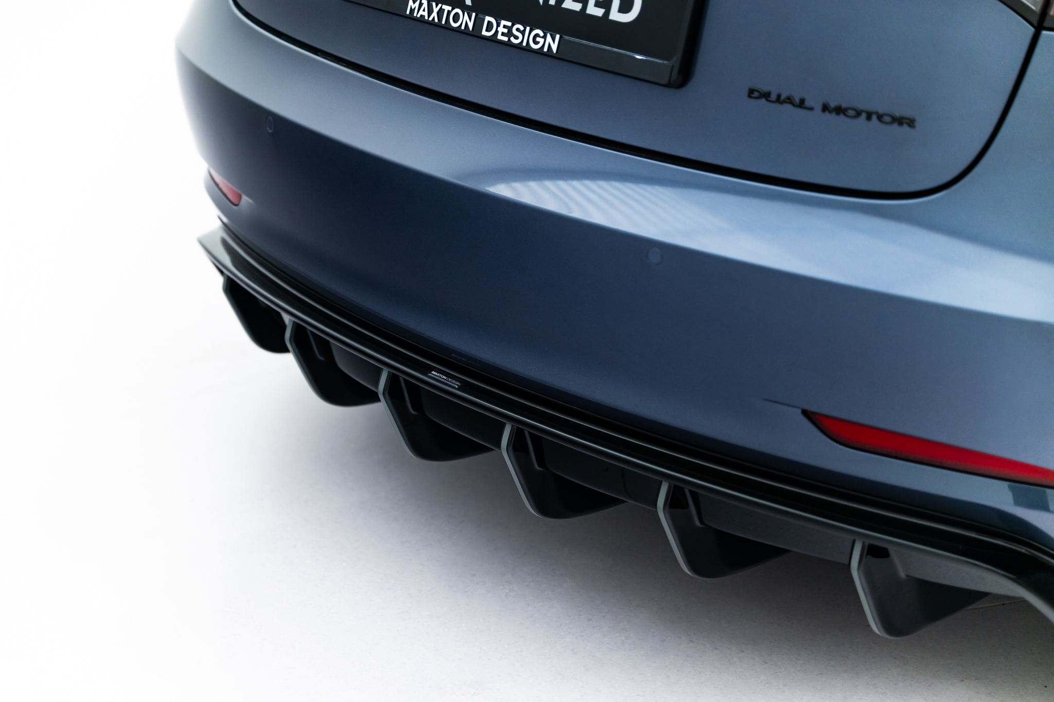 Set of Splitters Tesla Model 3 - Image 15
