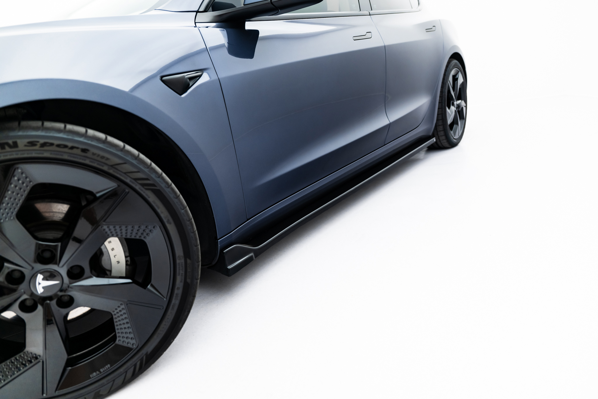 Set of Splitters Tesla Model 3 - Image 3