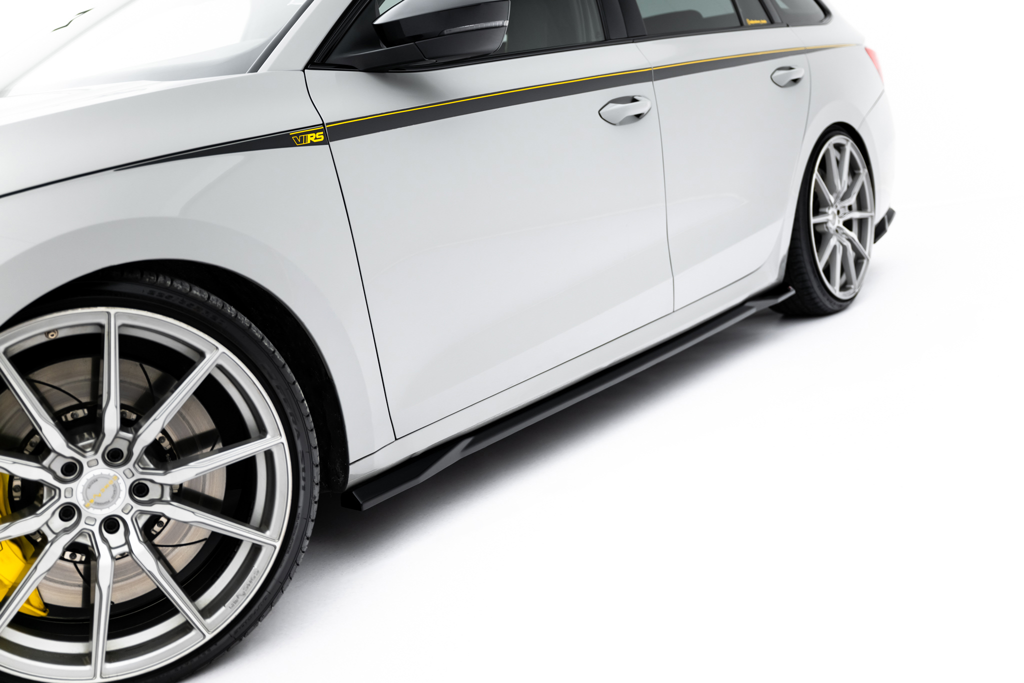 Set of Splitters V.1 Skoda Octavia RS Combi Mk4 - Image 8