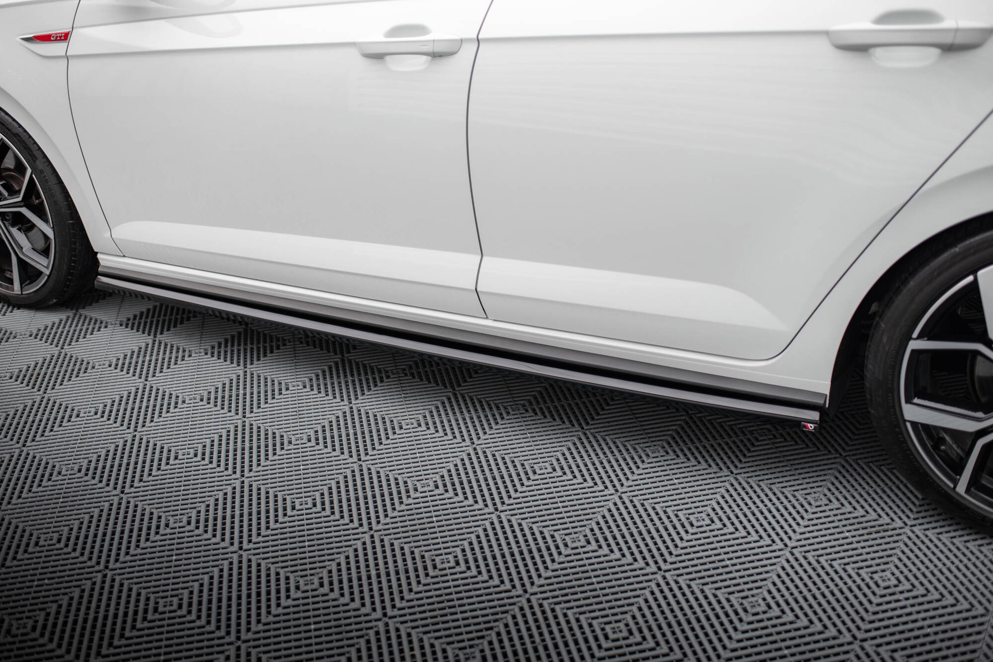 Set of Splitters Volkswagen Polo GTI Mk6 Facelift - Image 6