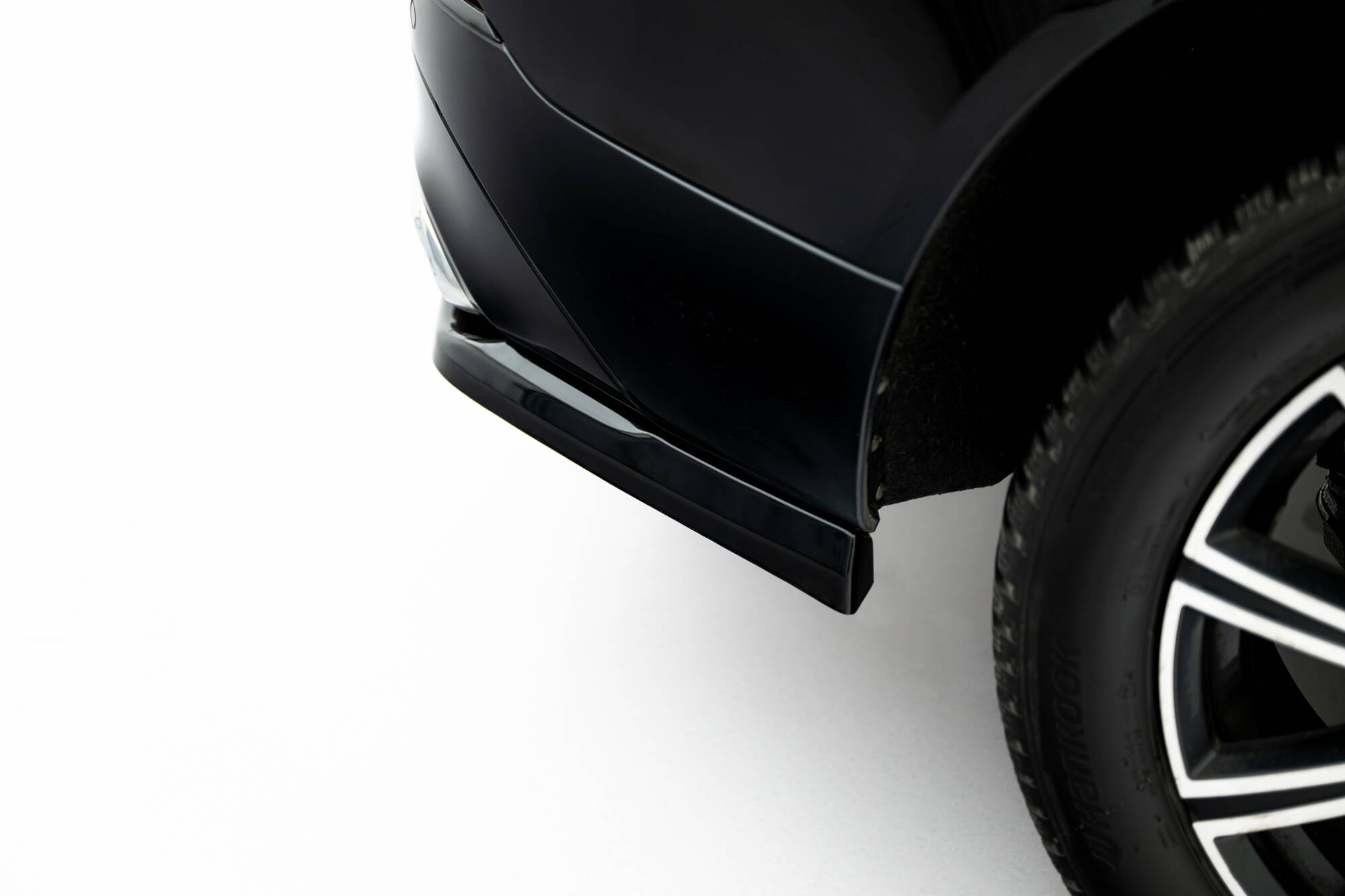 Set of Splitters Volvo XC60 Mk2 - Image 10