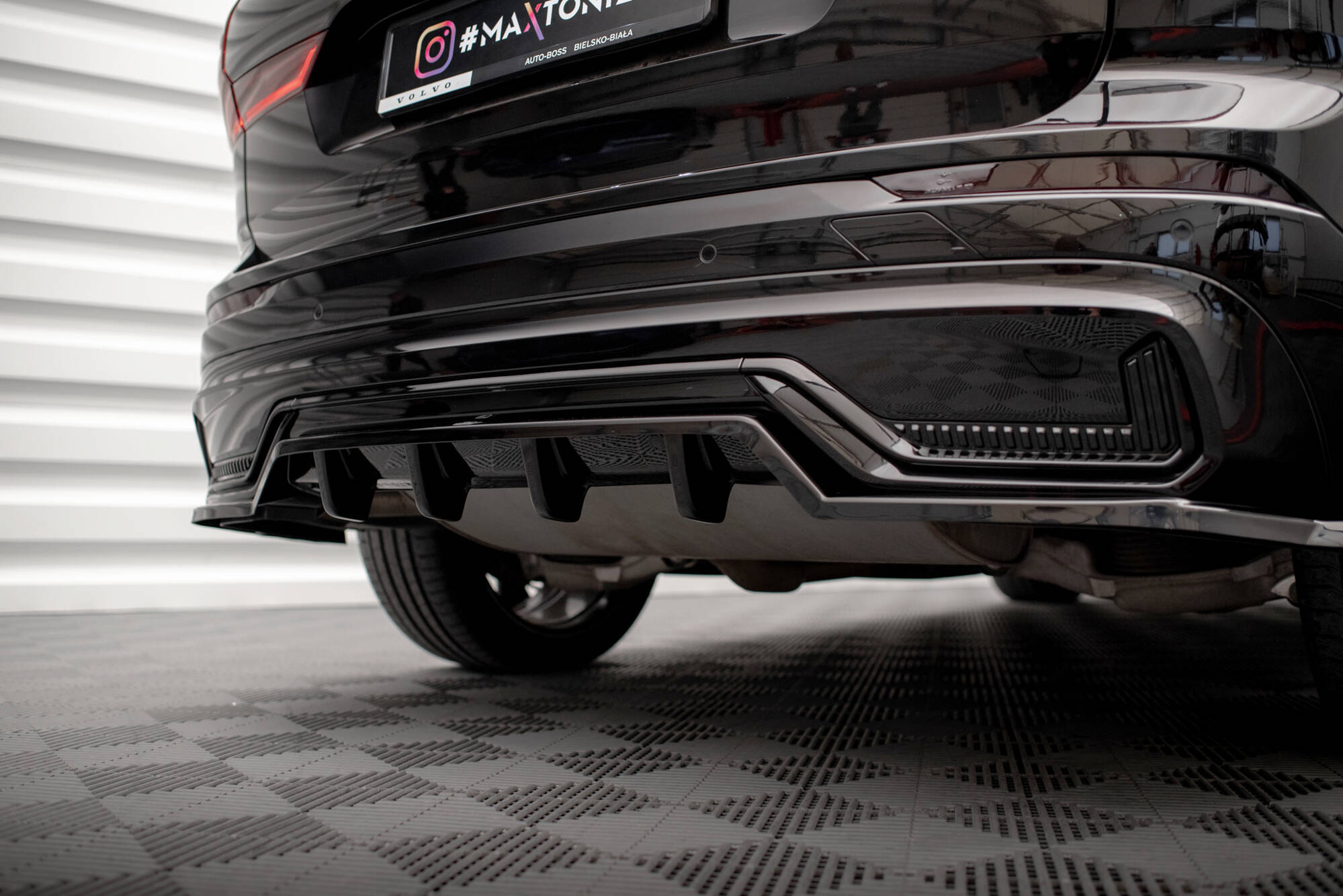 Set of Splitters Volvo XC60 R-Design Mk2 Facelift - Image 11
